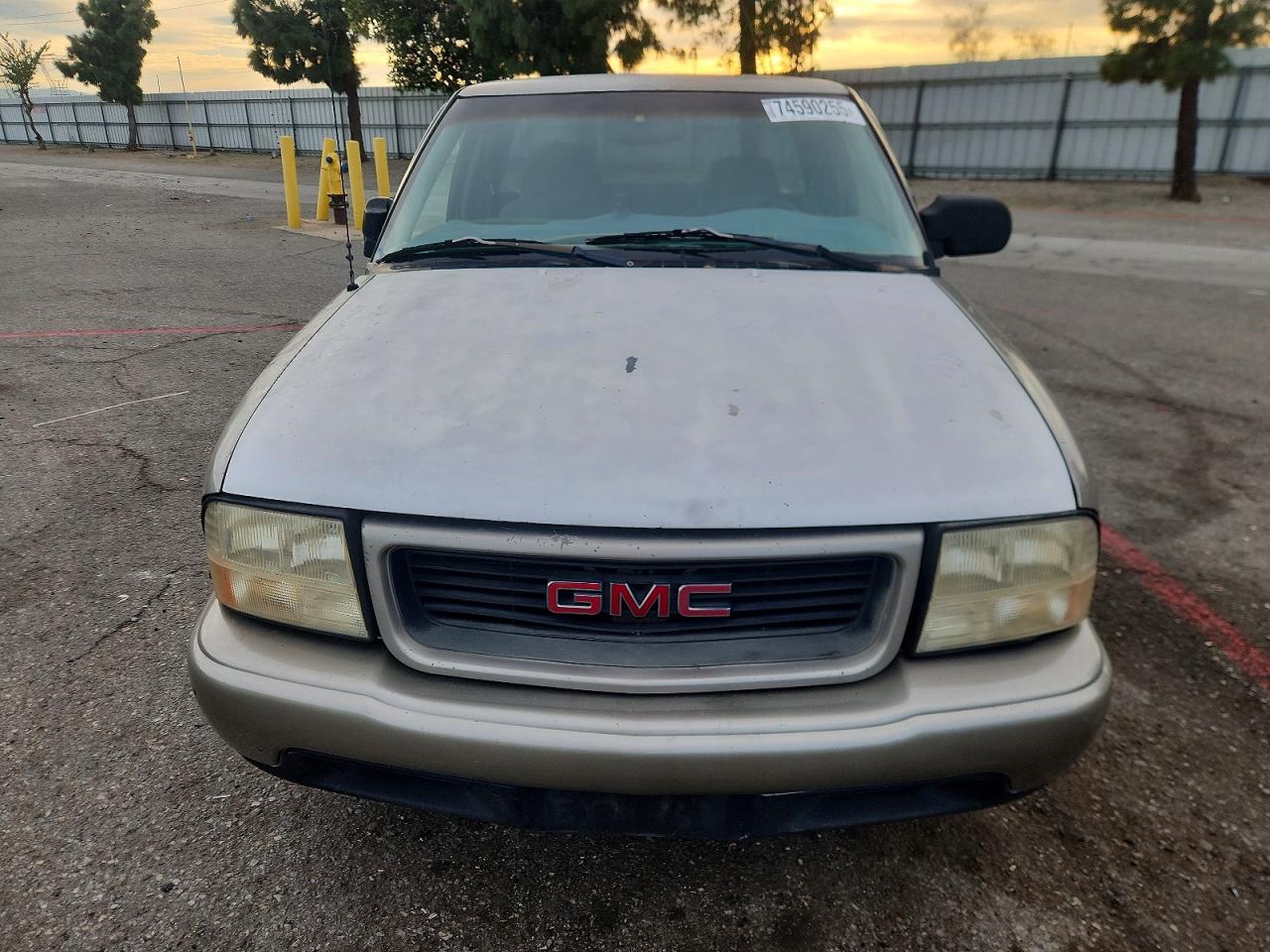 1999 Gmc Sonoma Gold vin: 1GTCS19X3X8501182