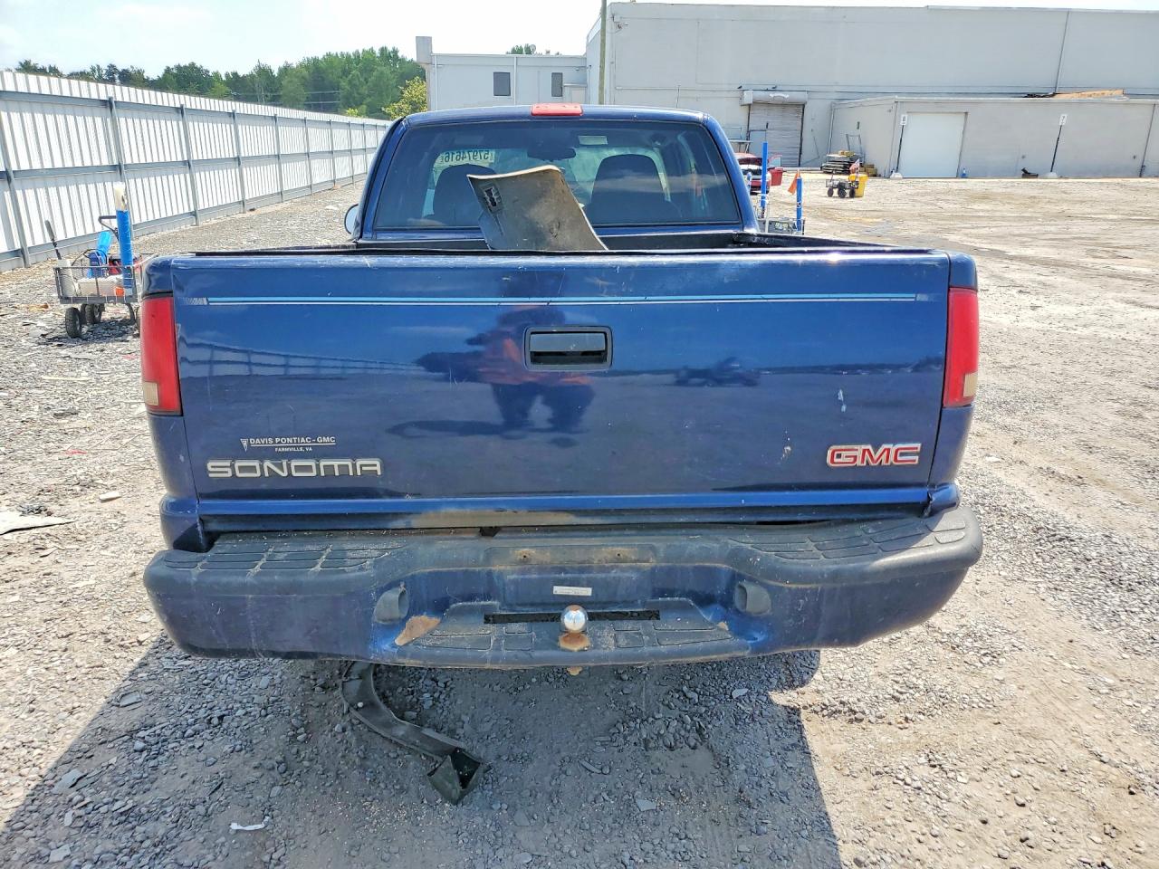 2003 Gmc Sonoma Blue vin: 1GTCS19X438188167