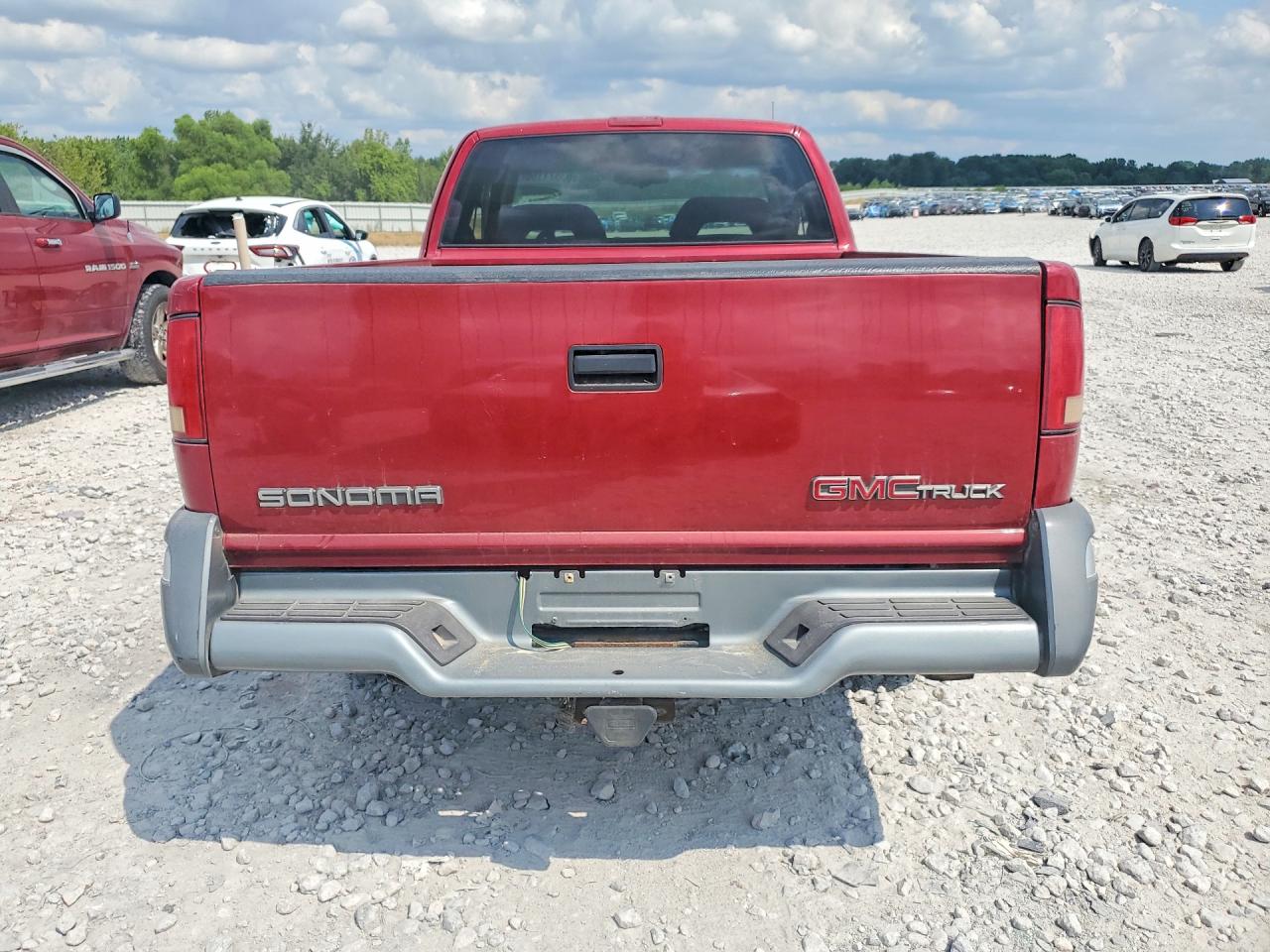 1996 Gmc Sonoma Burgundy vin: 1GTCS19X4T8527638