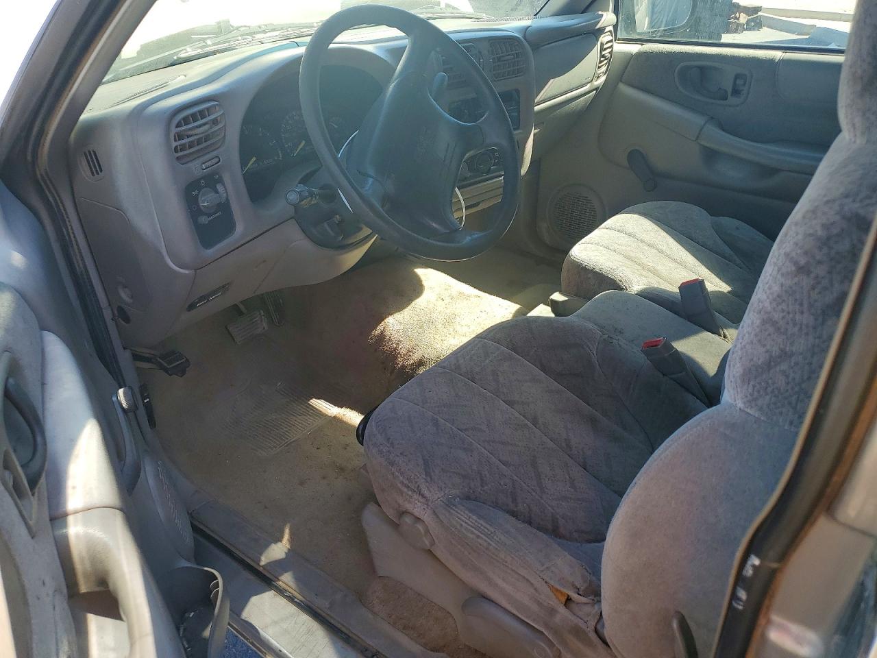 1998 Gmc Sonoma Gray vin: 1GTCS19X4W8508530