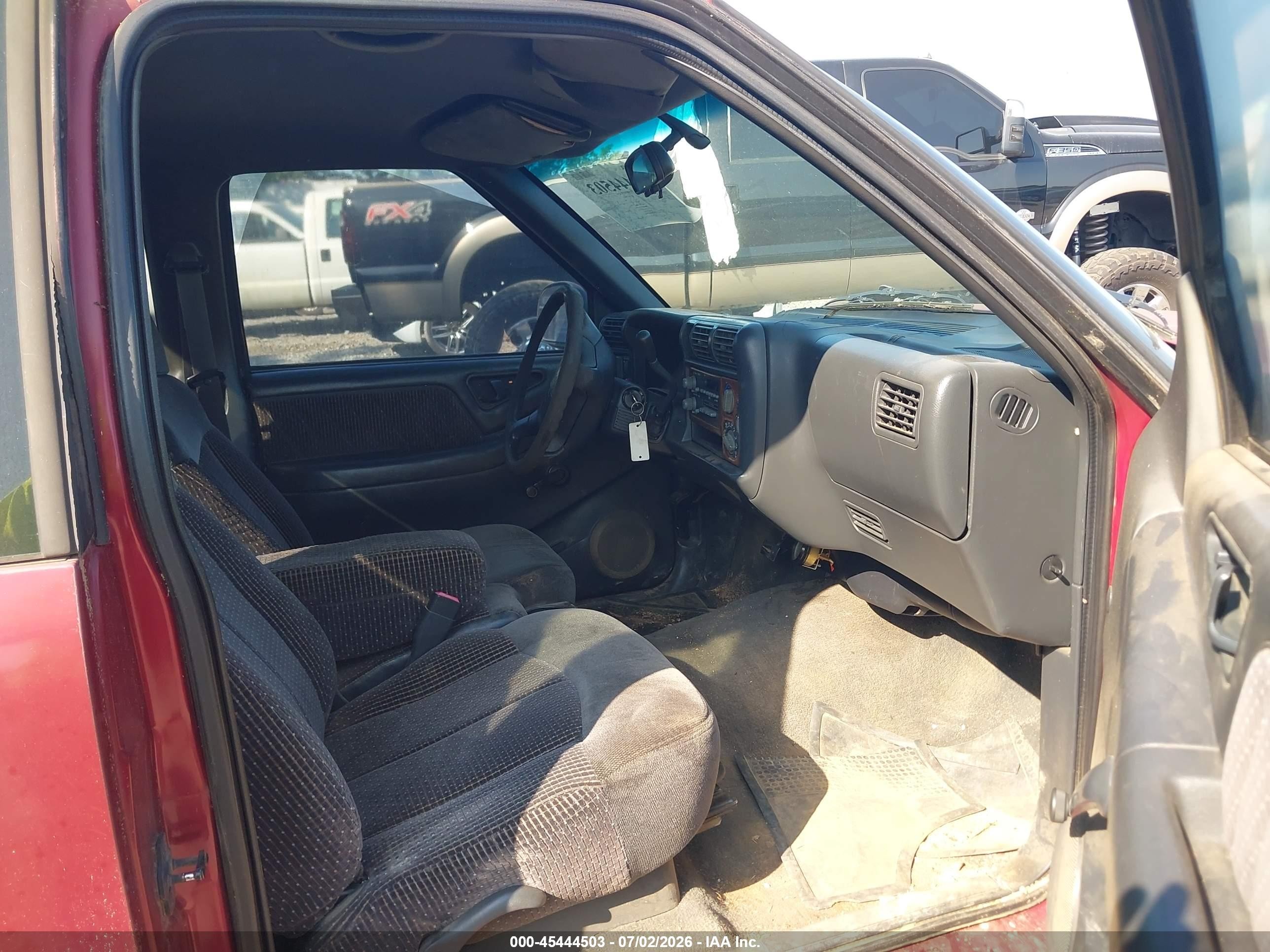 1996 Gmc Sonoma   Maroon vin: 1GTCS19X5T8514333