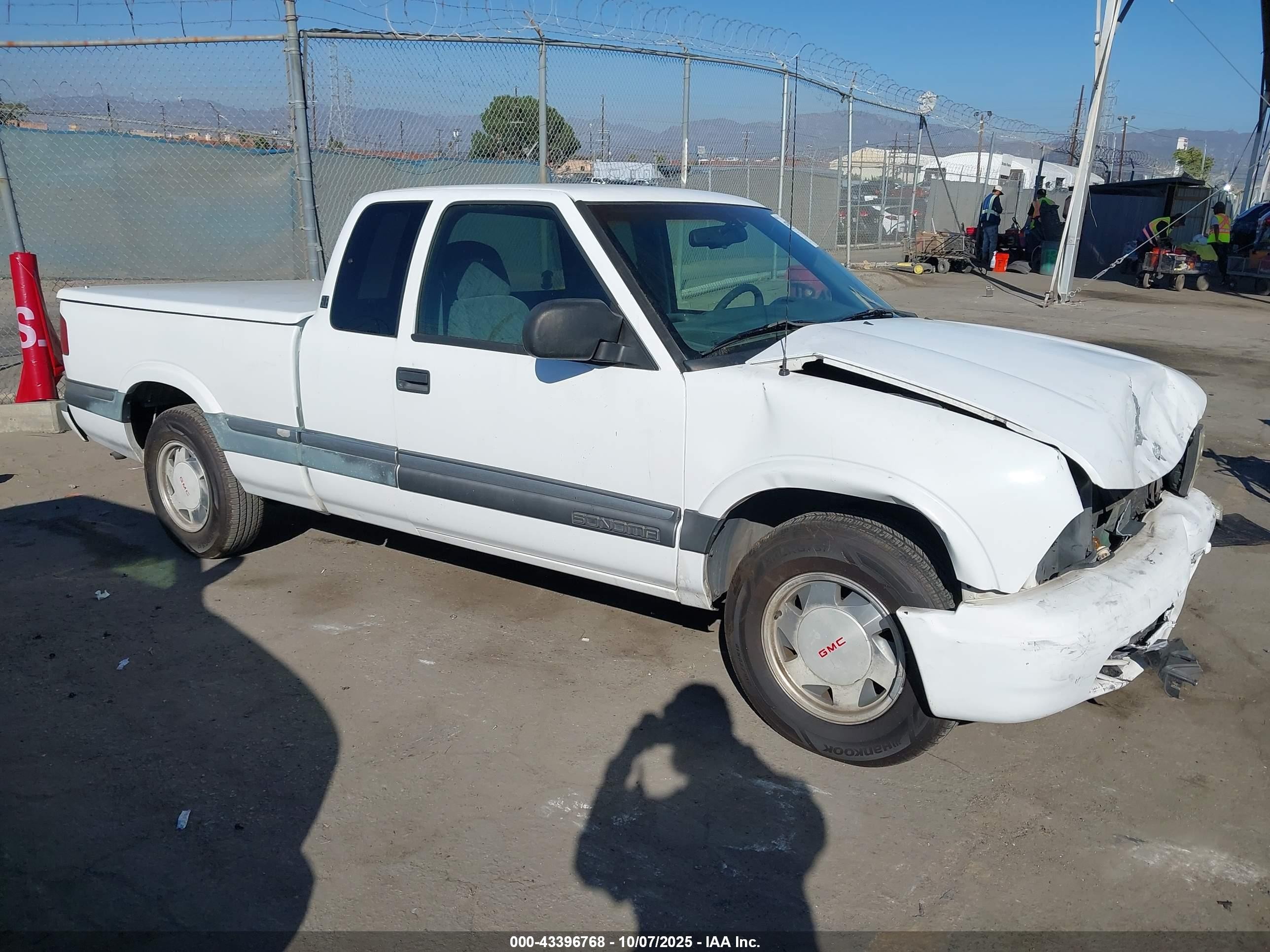 1999 Gmc Sonoma Sls White vin: 1GTCS19X5X8528075