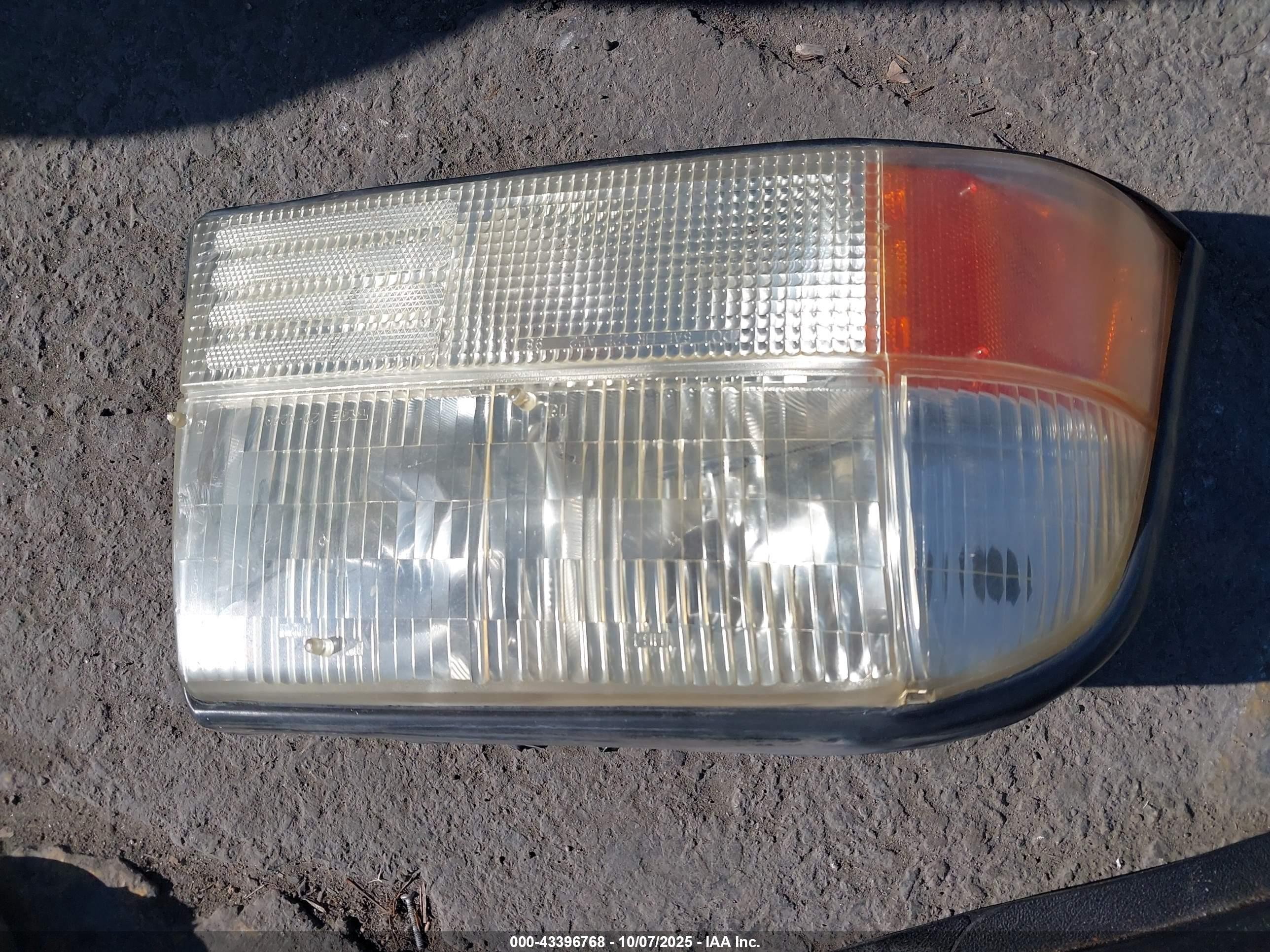 1999 Gmc Sonoma Sls White vin: 1GTCS19X5X8528075
