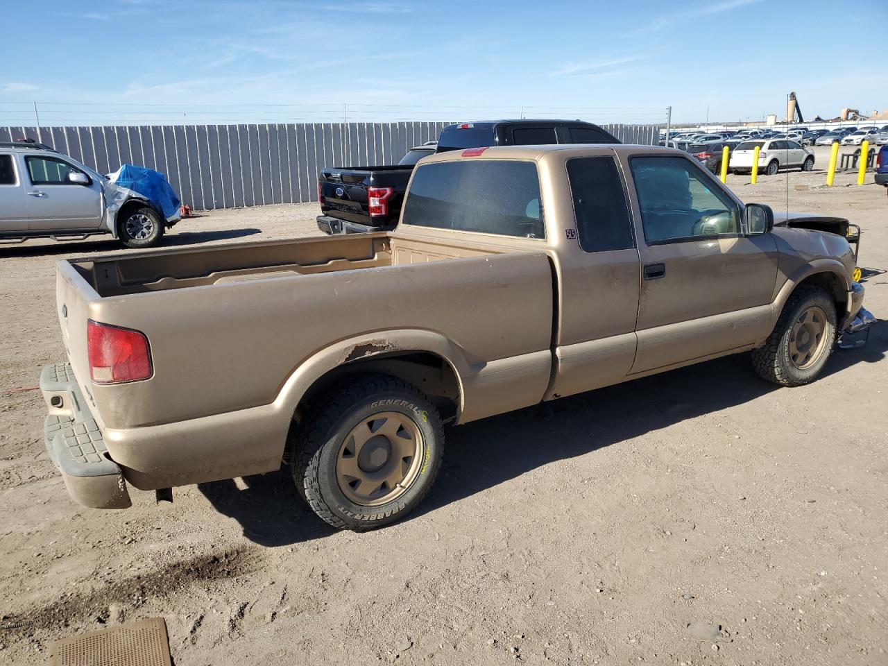1999 Gmc Sonoma Gold vin: 1GTCS19X7X8504750