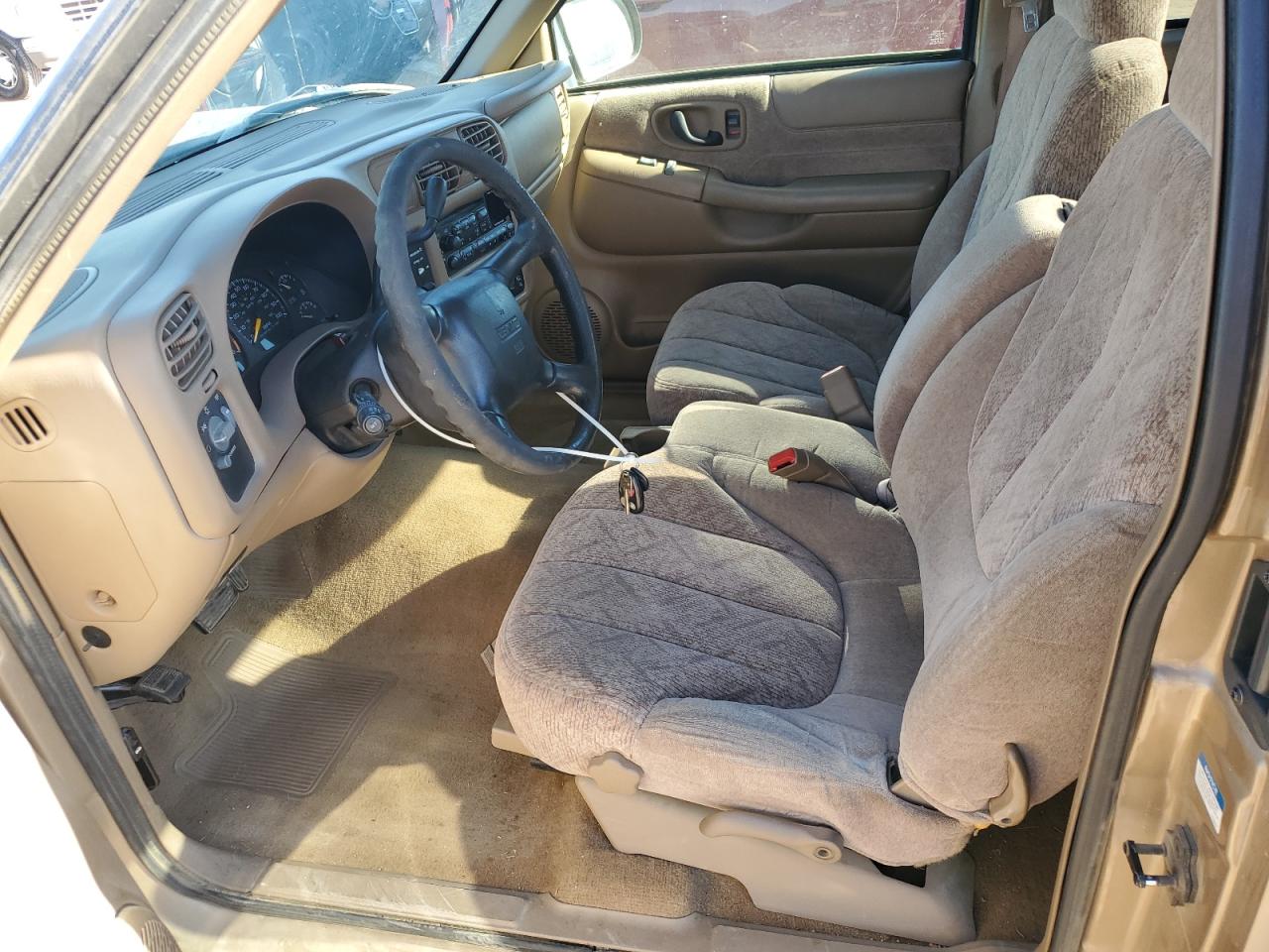 1999 Gmc Sonoma Gold vin: 1GTCS19X7X8504750