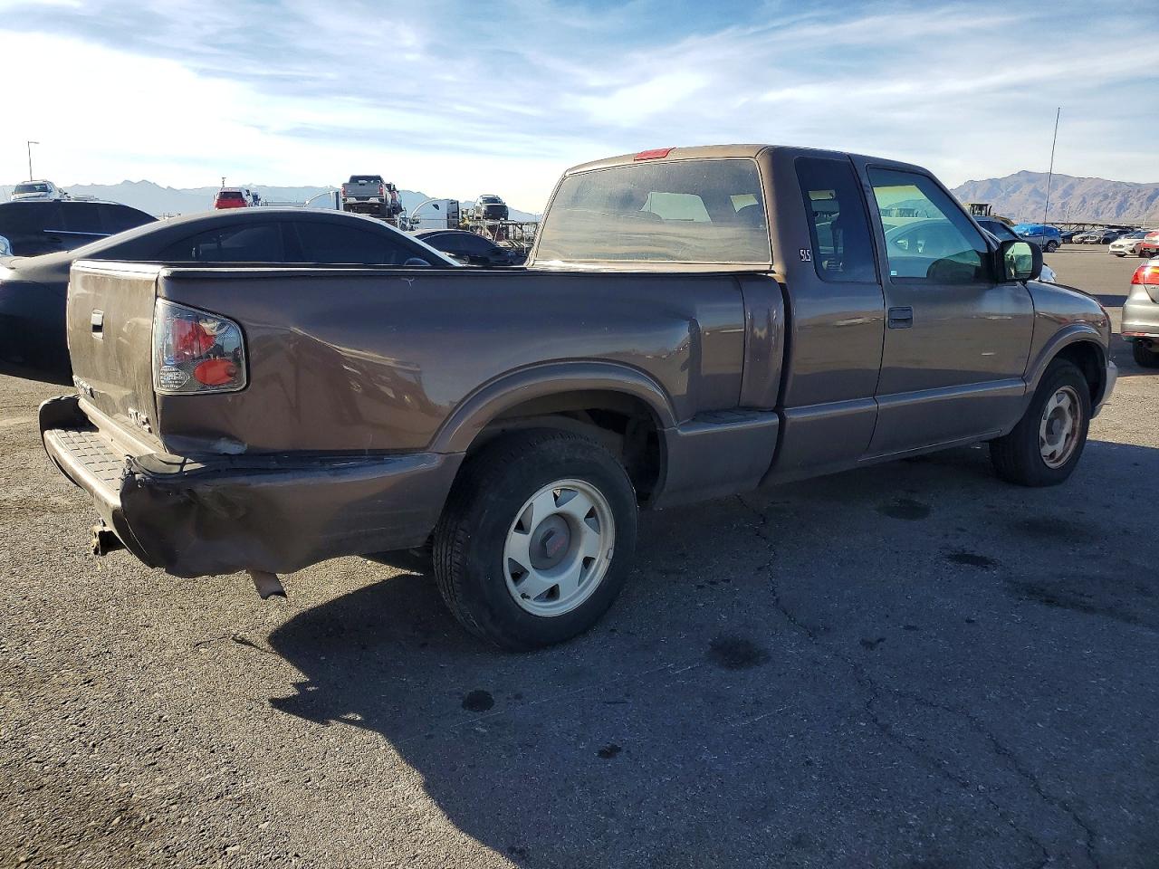 1999 Gmc Sonoma Коричневый vin: 1GTCS19X7X8510970