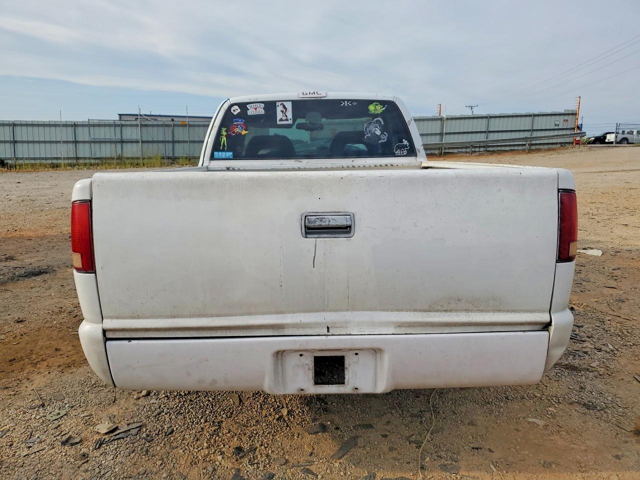 1997 Gmc Sonoma White vin: 1GTCS19X9V8527203