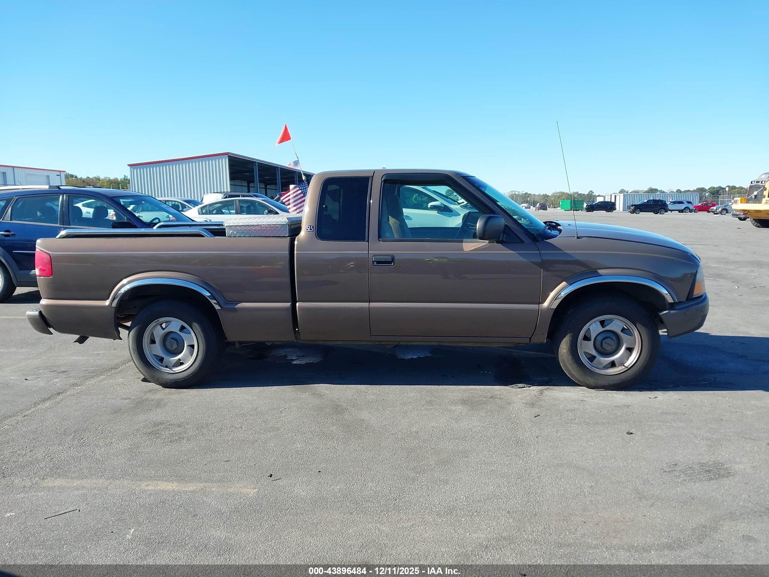 1999 Gmc Sonoma Sls Brown vin: 1GTCS19XXX8513684