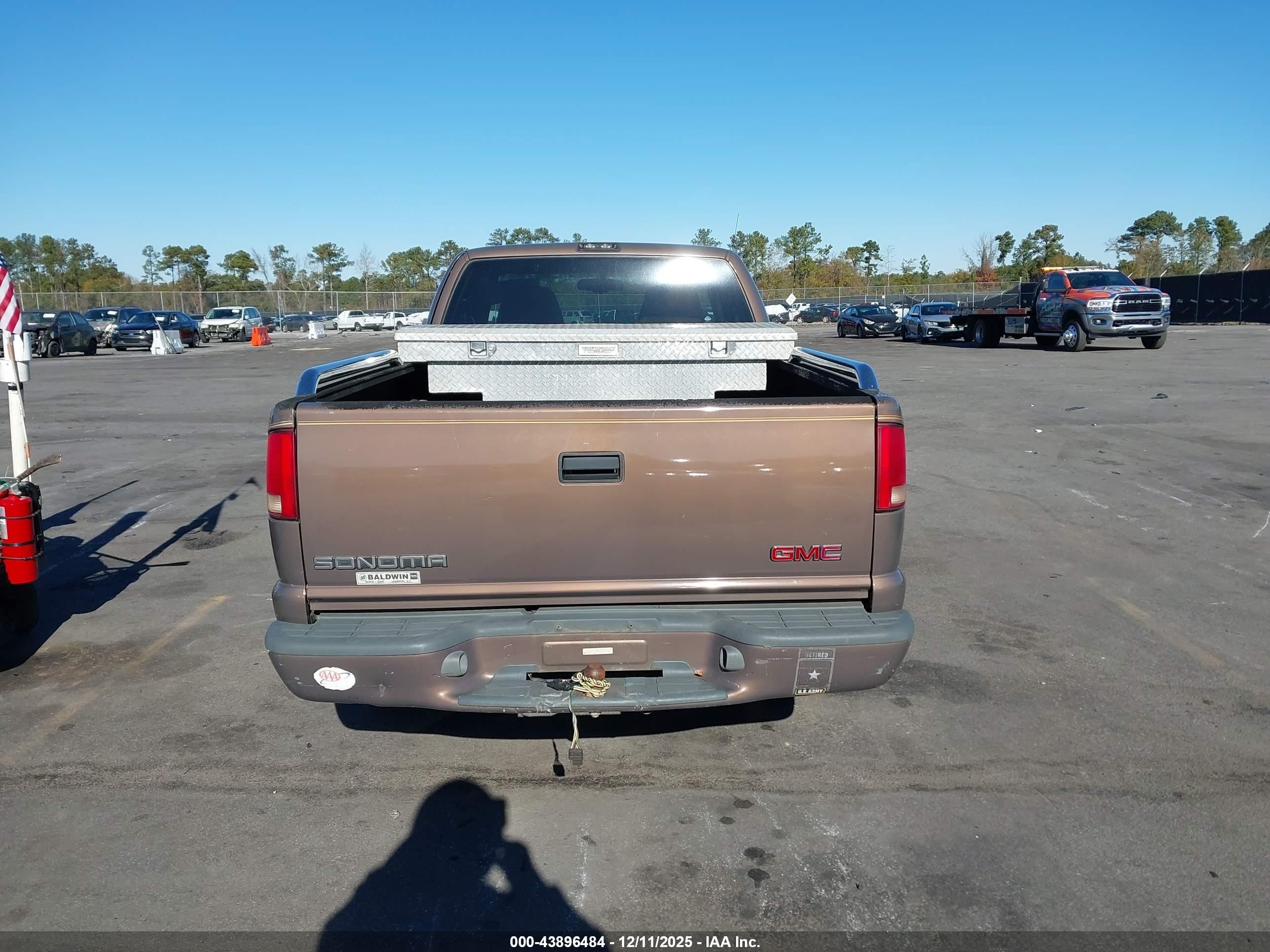 1999 Gmc Sonoma Sls Brown vin: 1GTCS19XXX8513684