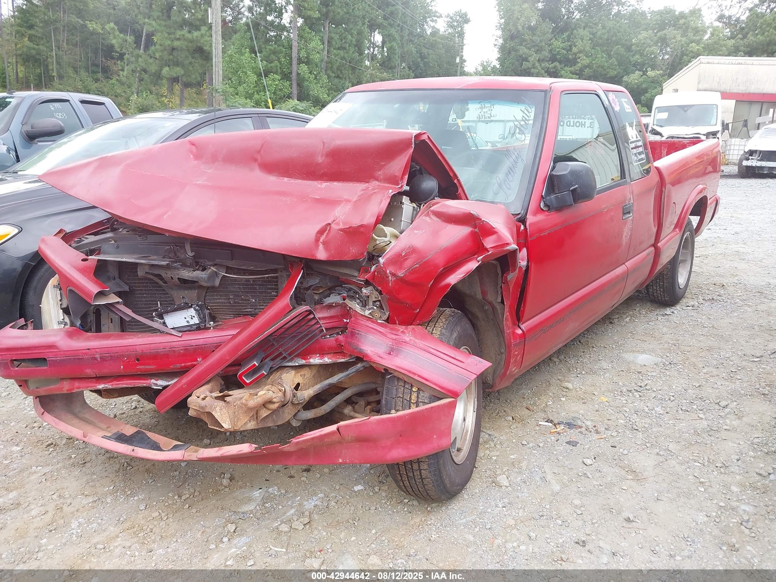 1994 Gmc Sonoma   Red vin: 1GTCS19Z1RK504170