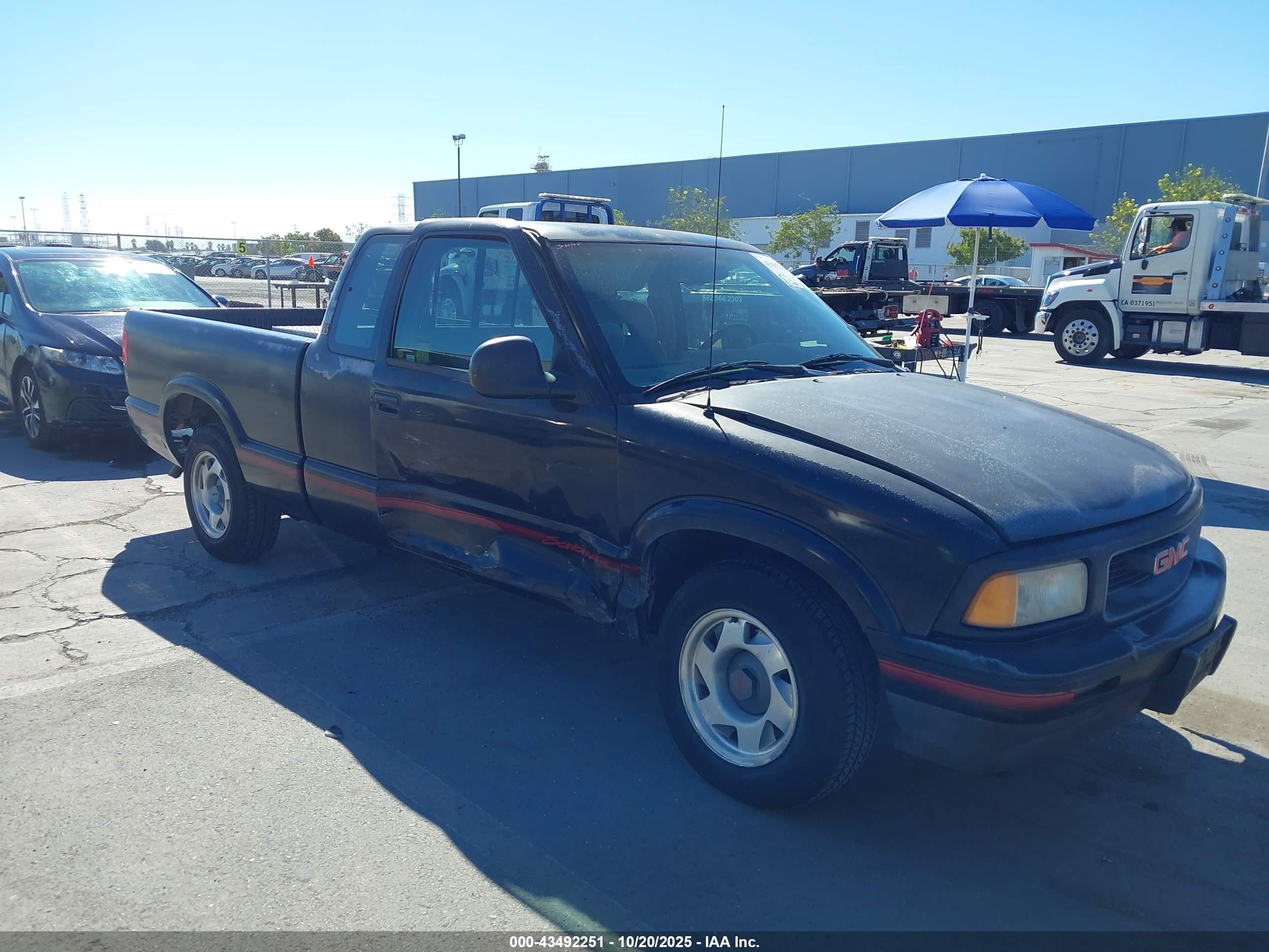 1994 Gmc Sonoma   Black vin: 1GTCS19Z4RK500355