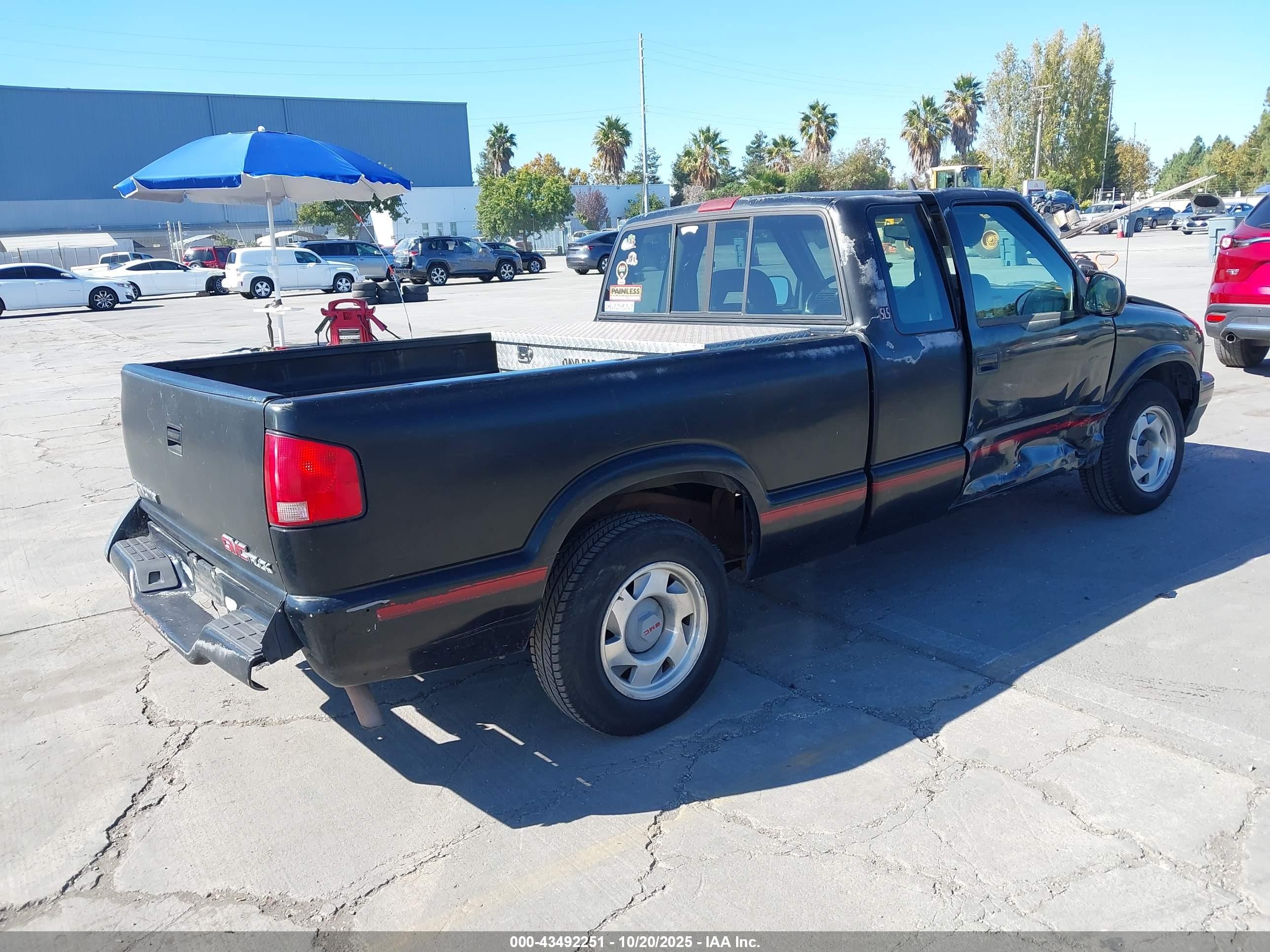1994 Gmc Sonoma   Black vin: 1GTCS19Z4RK500355