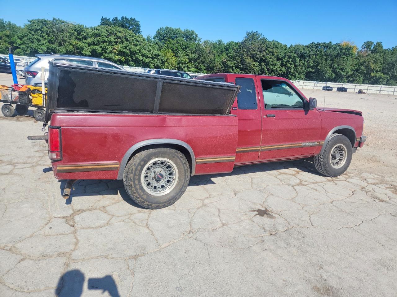 1993 Gmc Sonoma Burgundy vin: 1GTCS19Z6P0526416