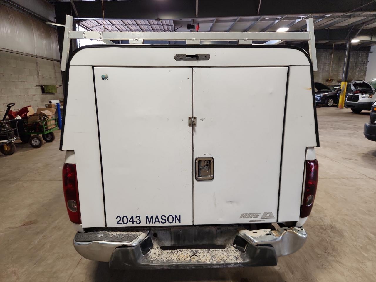 2008 Gmc Canyon Sle White vin: 1GTCS339688190810 Damage: Right Rear Cargo Door, Multiple Scratches Heavy, 3