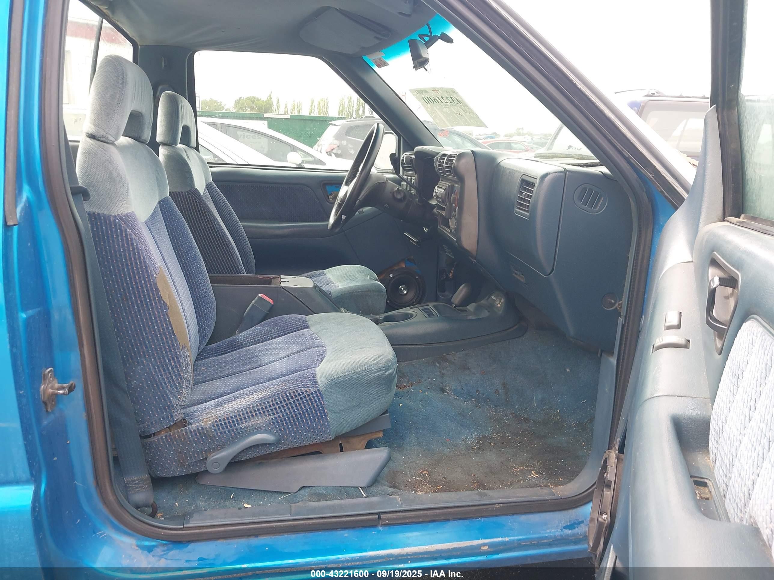 1994 Gmc Sonoma   Синий vin: 1GTCT14W6R8527905