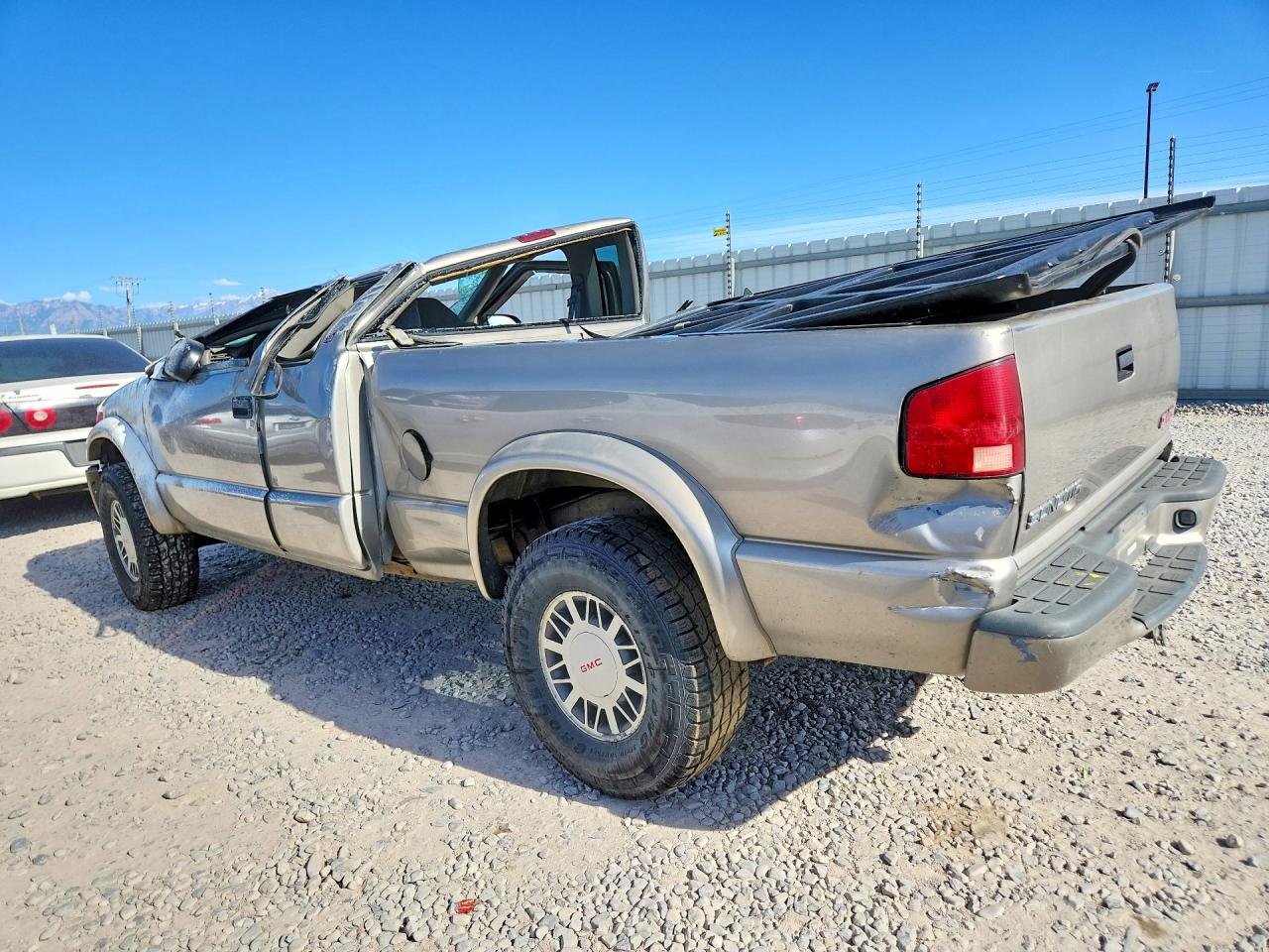 2000 Gmc Sonoma Tan vin: 1GTCT19W3Y8124679