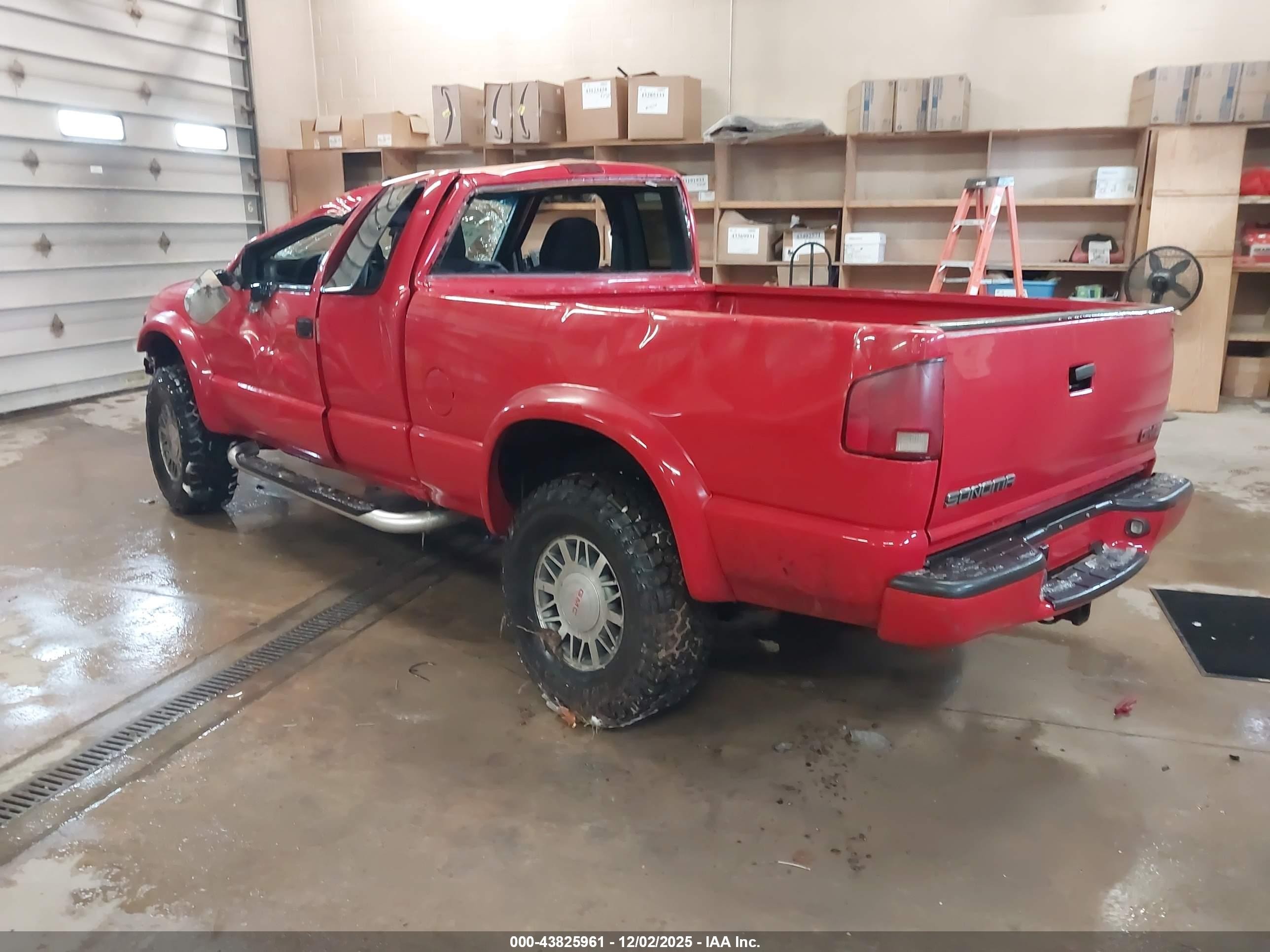 2000 Gmc Sonoma Sls Red vin: 1GTCT19W3Y8300548