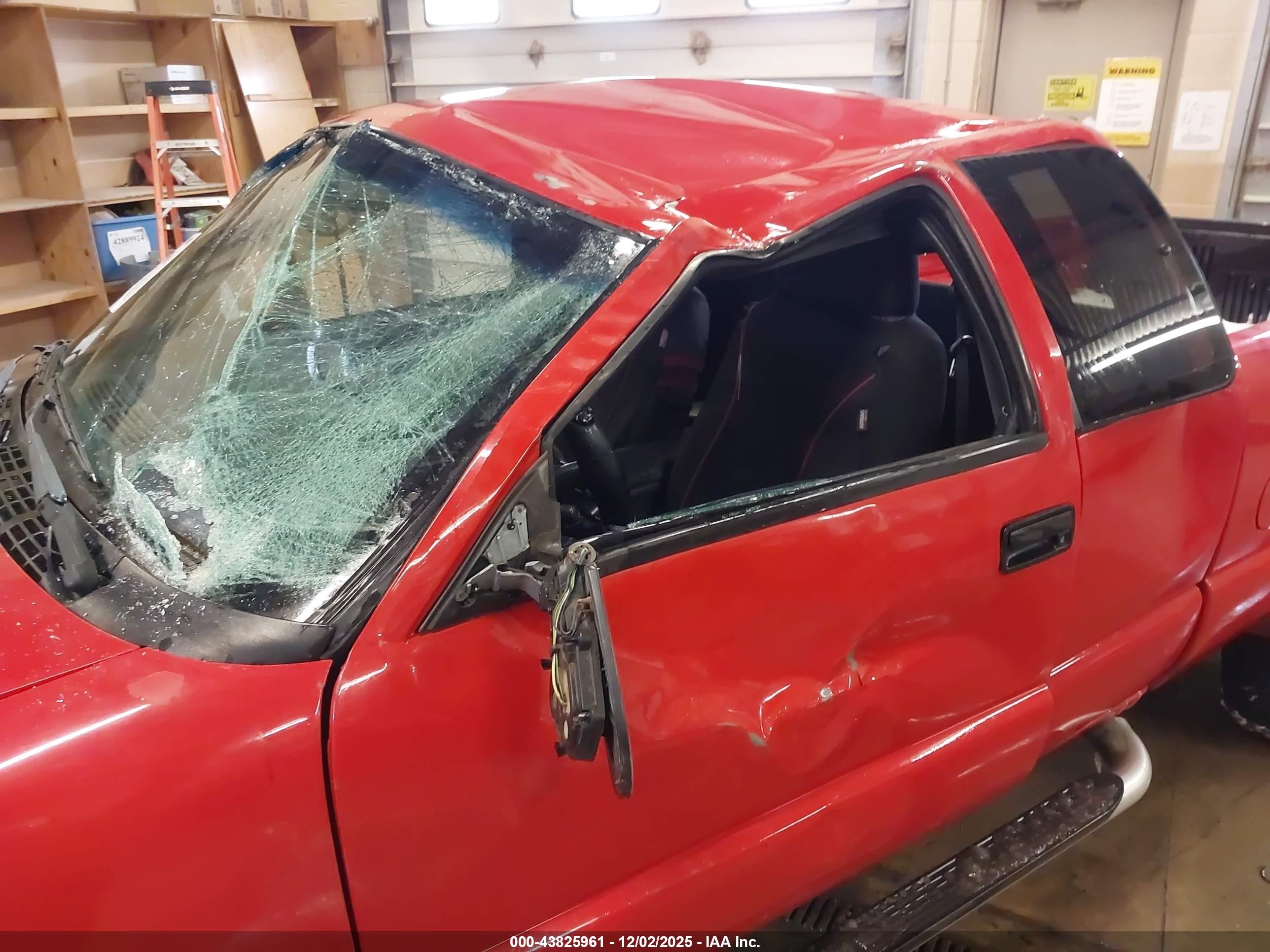 2000 Gmc Sonoma Sls Red vin: 1GTCT19W3Y8300548