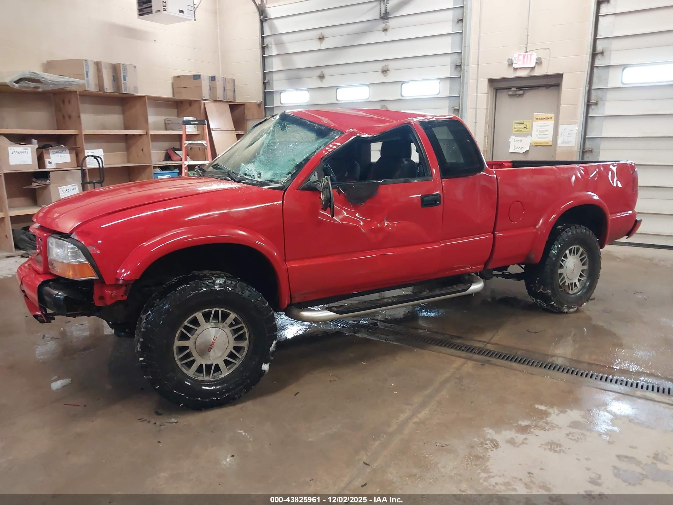 2000 Gmc Sonoma Sls Red vin: 1GTCT19W3Y8300548