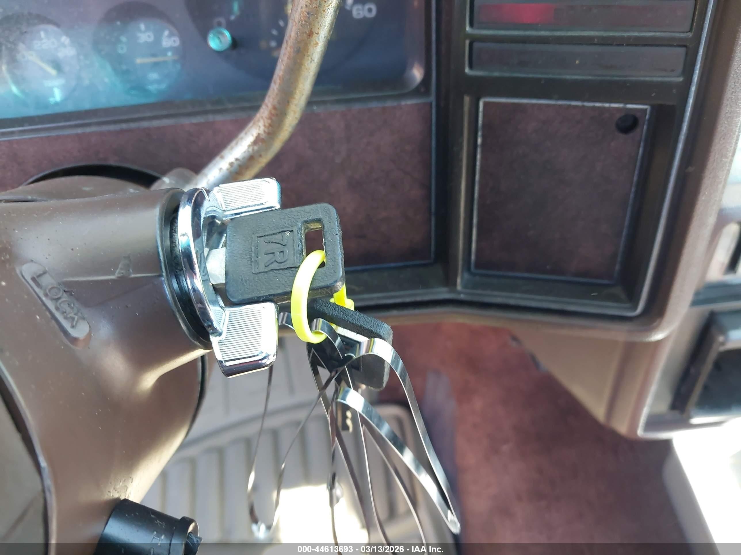 1984 Gmc Caballero   Красный vin: 1GTCW80H0ER502106