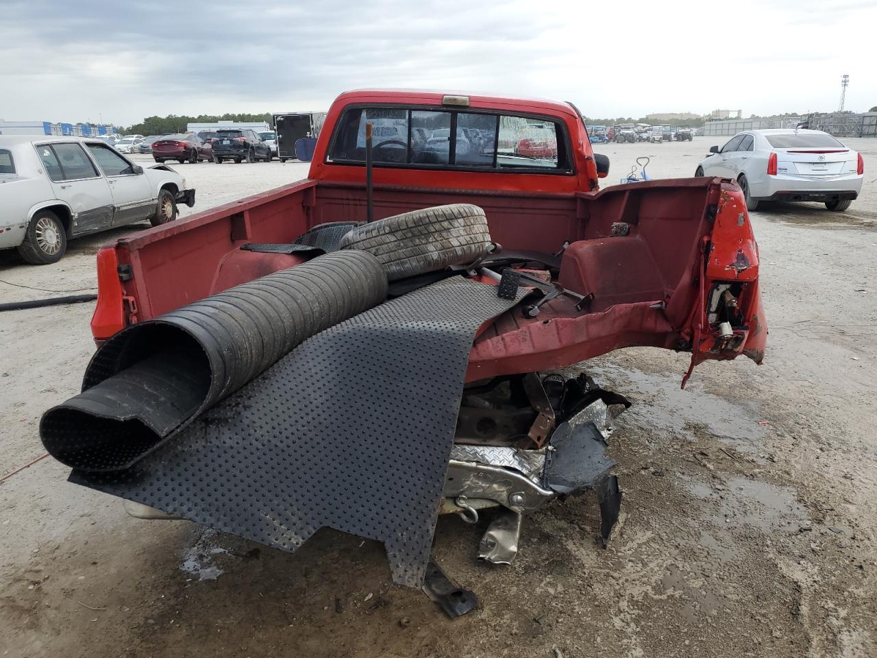 1986 Gmc C1500 Red vin: 1GTDC14H1GF722728