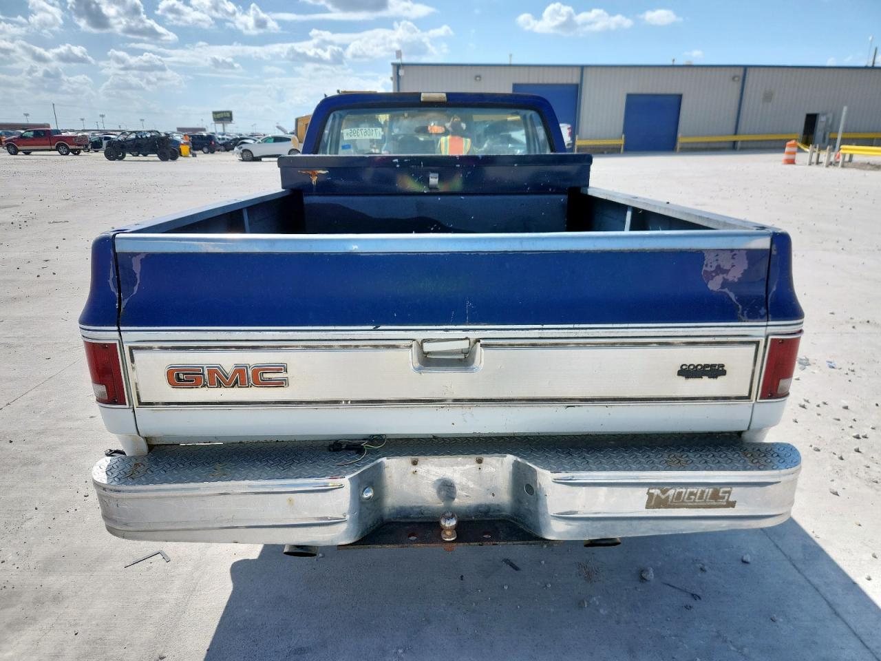 1985 Gmc C1500 White vin: 1GTDC14H2FJ510335