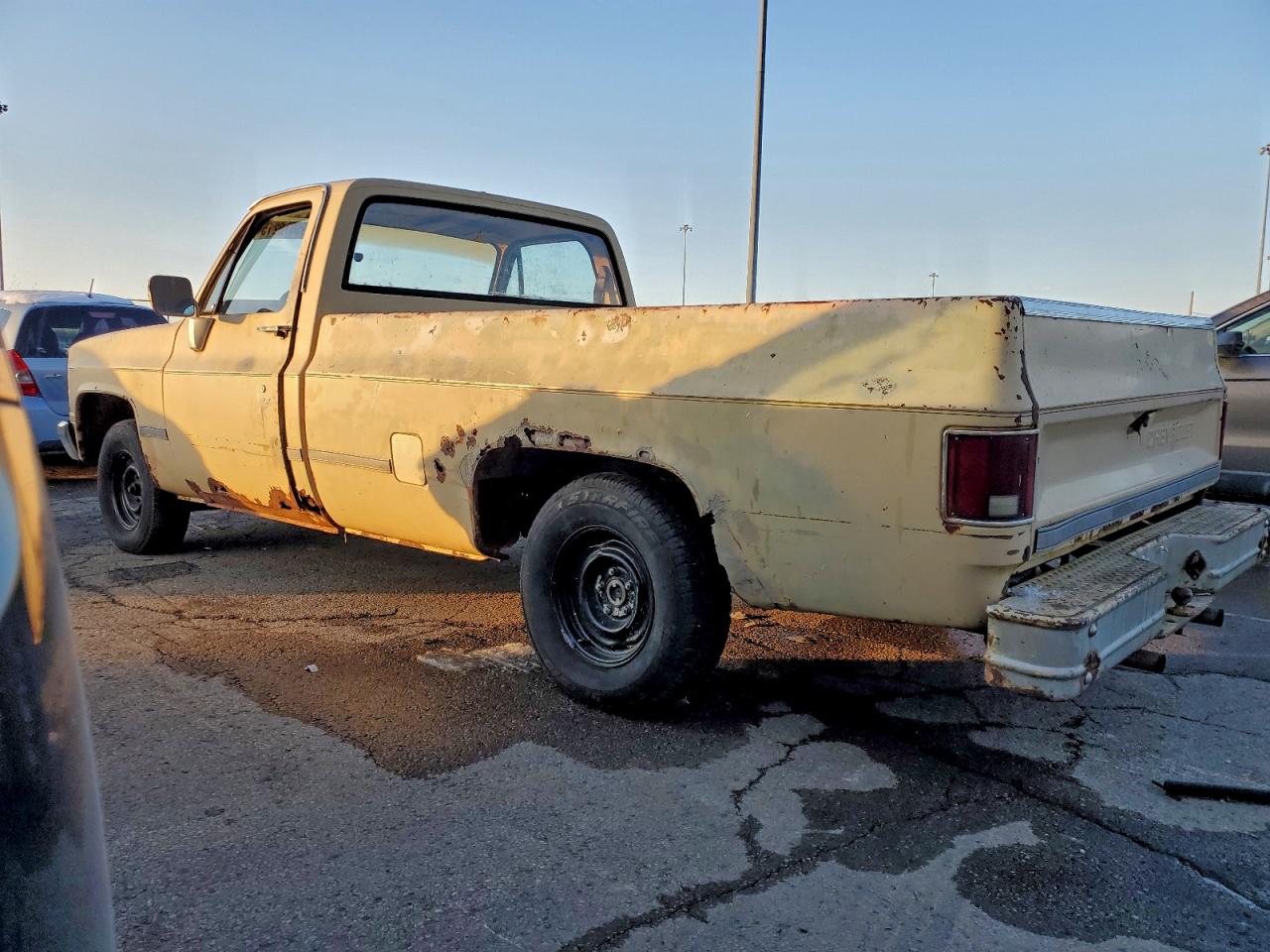 1983 Gmc C1500 Cream vin: 1GTDC14H5DJ520340