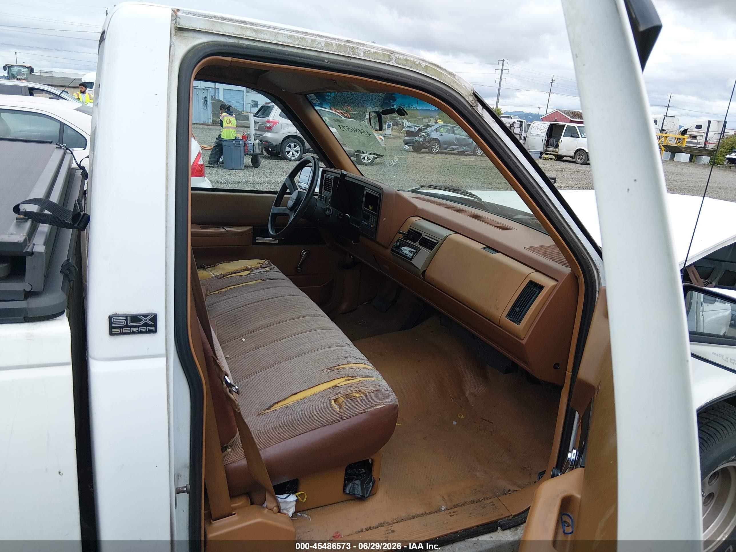 1990 Gmc Sierra C1500 White vin: 1GTDC14K2LE521965