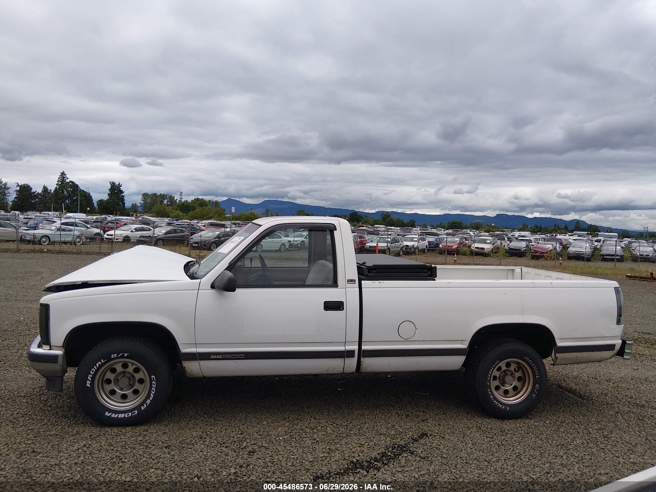 1990 Gmc Sierra C1500 White vin: 1GTDC14K2LE521965
