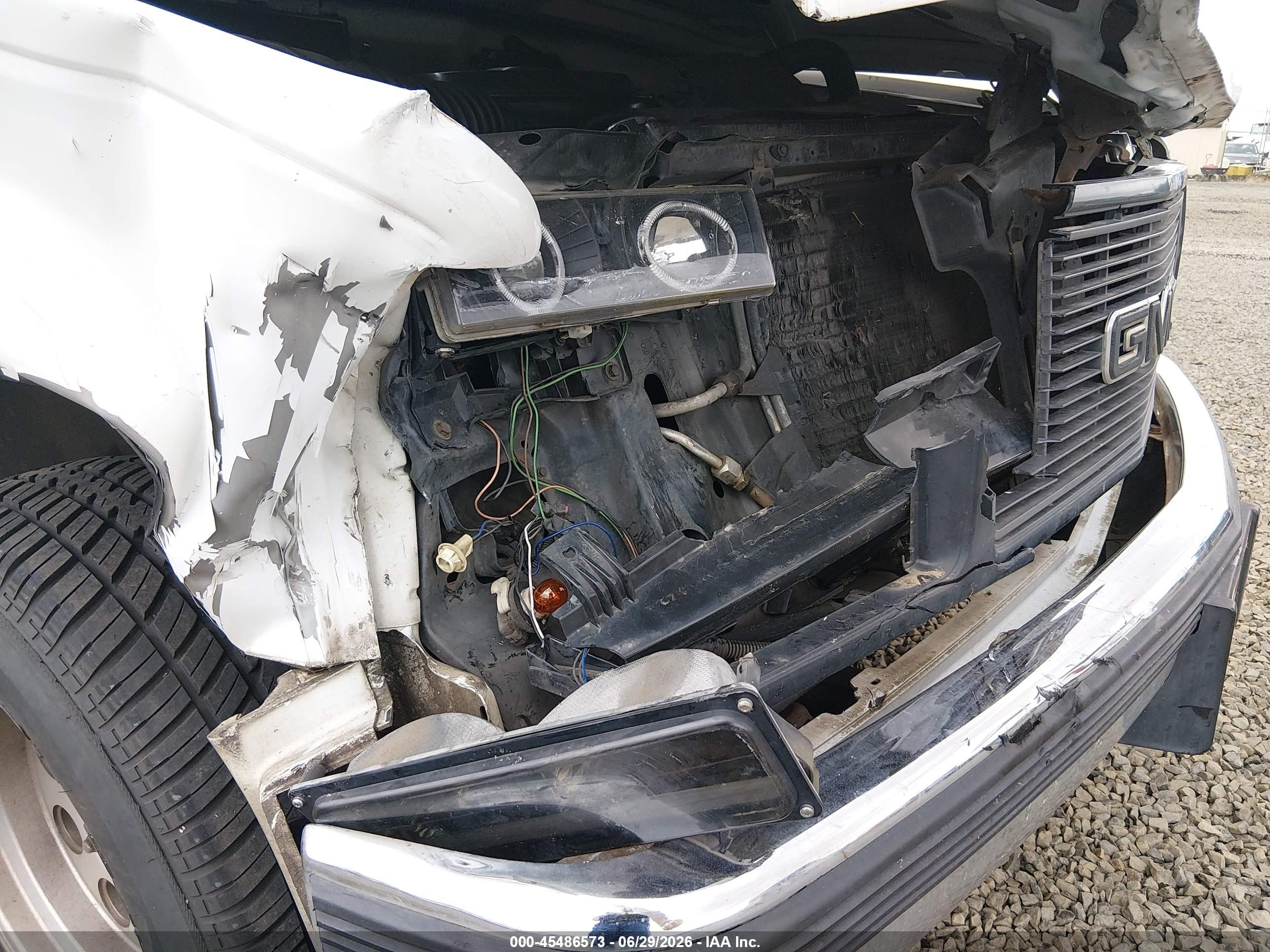 1990 Gmc Sierra C1500 White vin: 1GTDC14K2LE521965