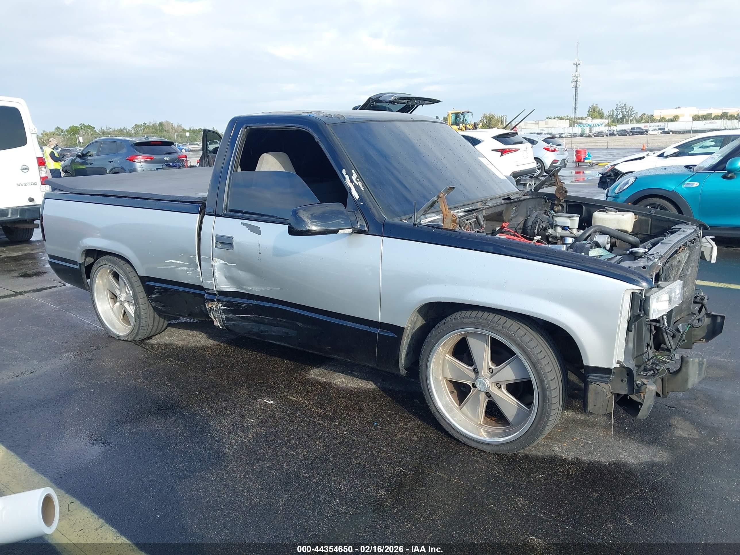 1989 Gmc Sierra C1500 Silver vin: 1GTDC14K4KZ526852