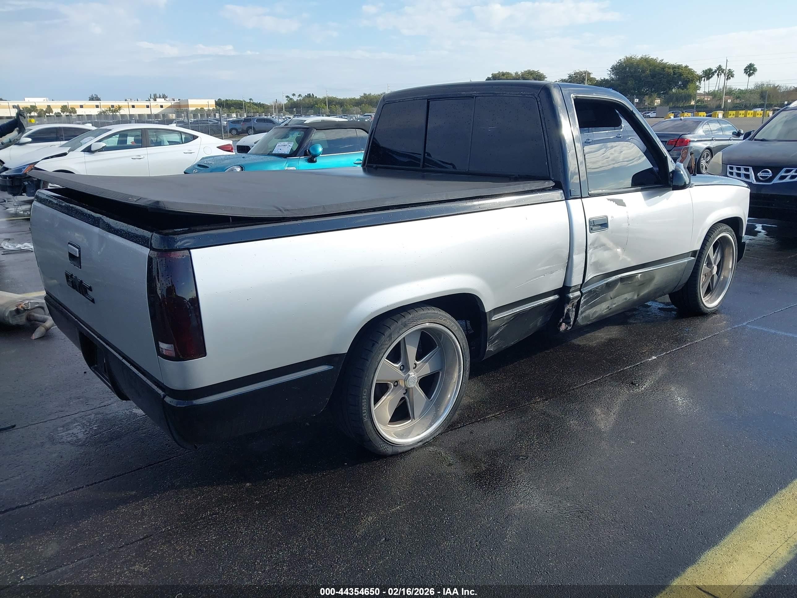 1989 Gmc Sierra C1500 Silver vin: 1GTDC14K4KZ526852