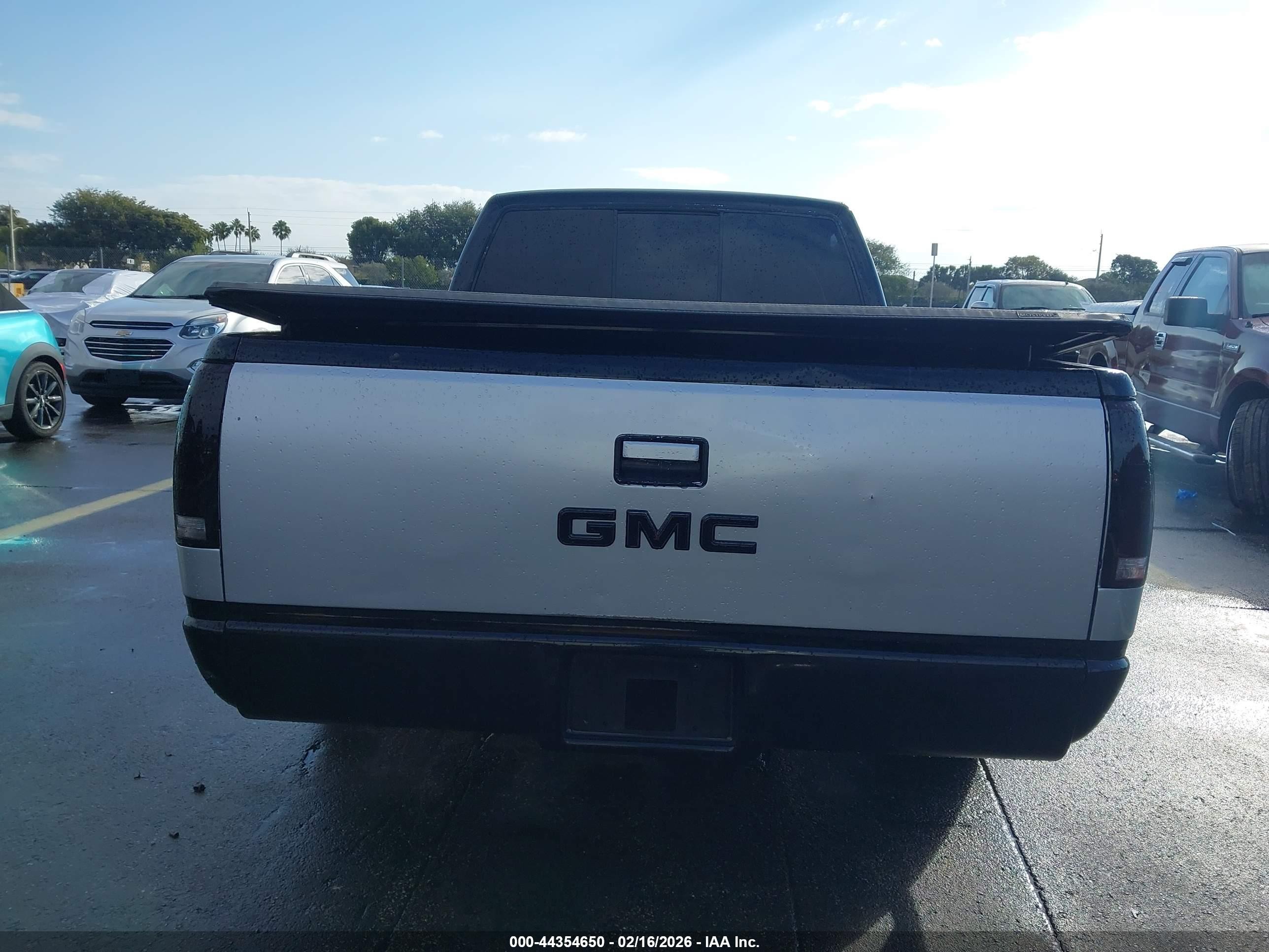 1989 Gmc Sierra C1500 Silver vin: 1GTDC14K4KZ526852