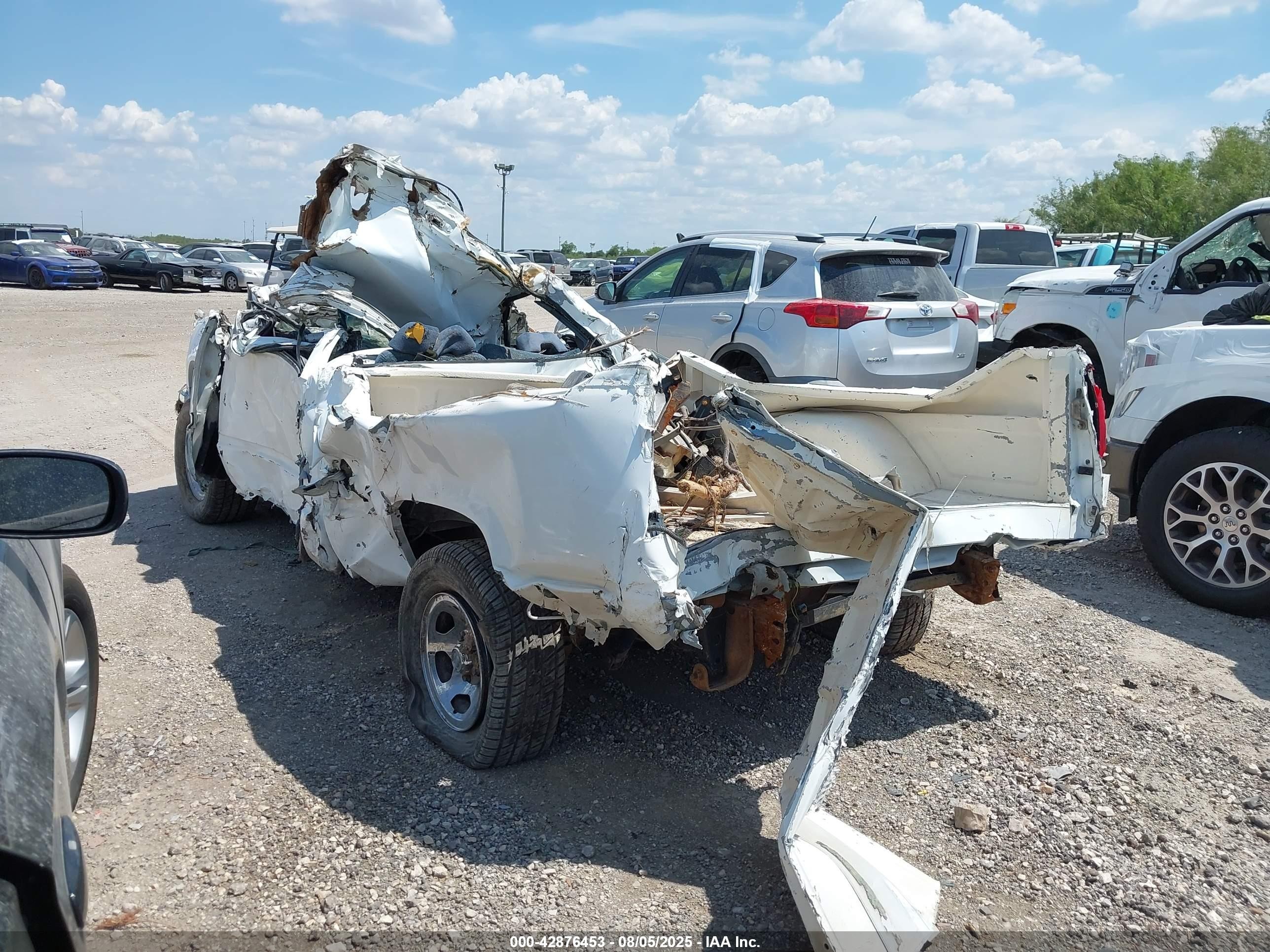 1989 Gmc Sierra C1500 White vin: 1GTDC14K8KZ542696