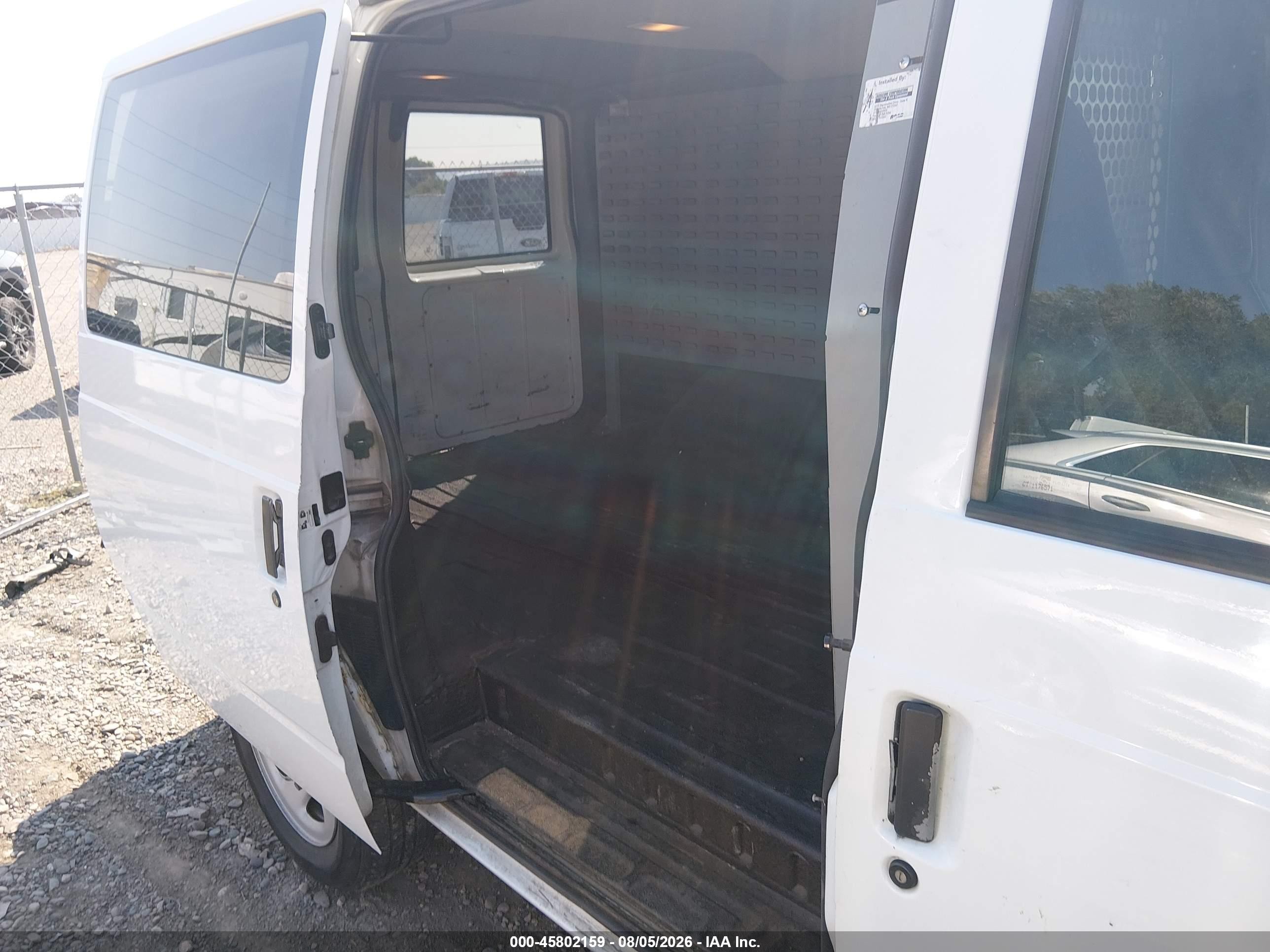 2003 Gmc Safari Standard White vin: 1GTDL19X23B504086