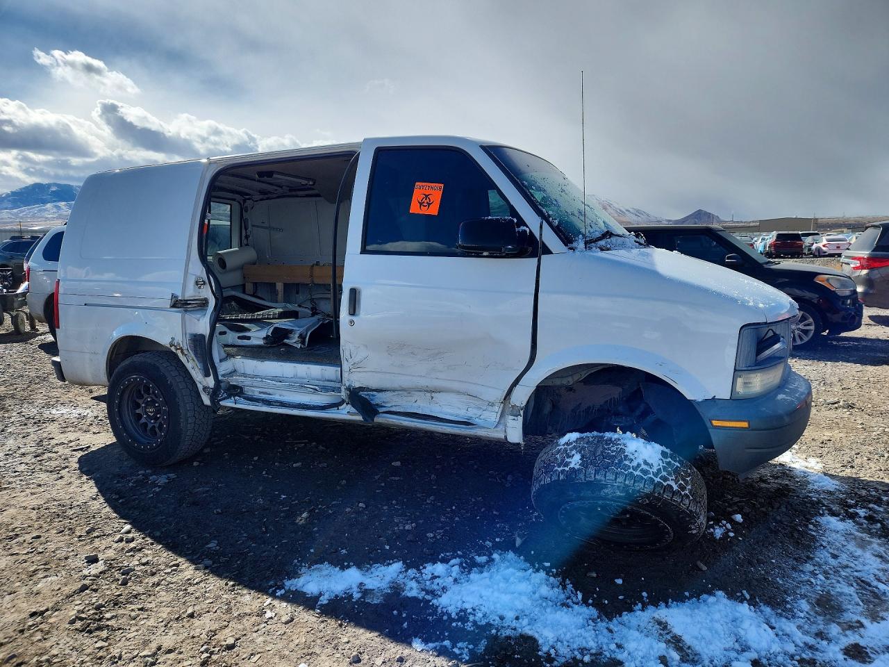 2005 Gmc Safari Xt White vin: 1GTDL19X95B508784