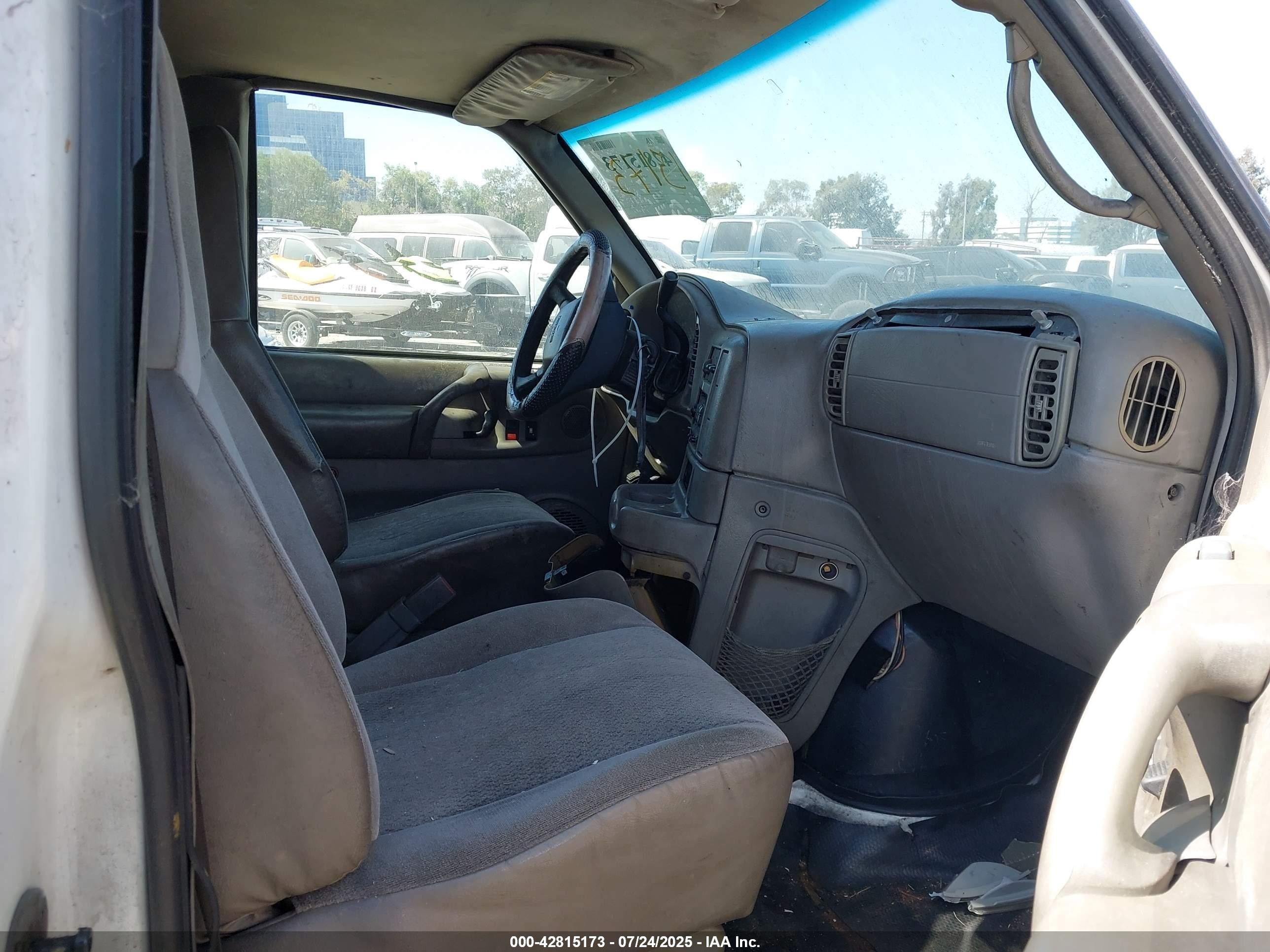 2004 Gmc Safari Standard Белый vin: 1GTDM19X24B505270