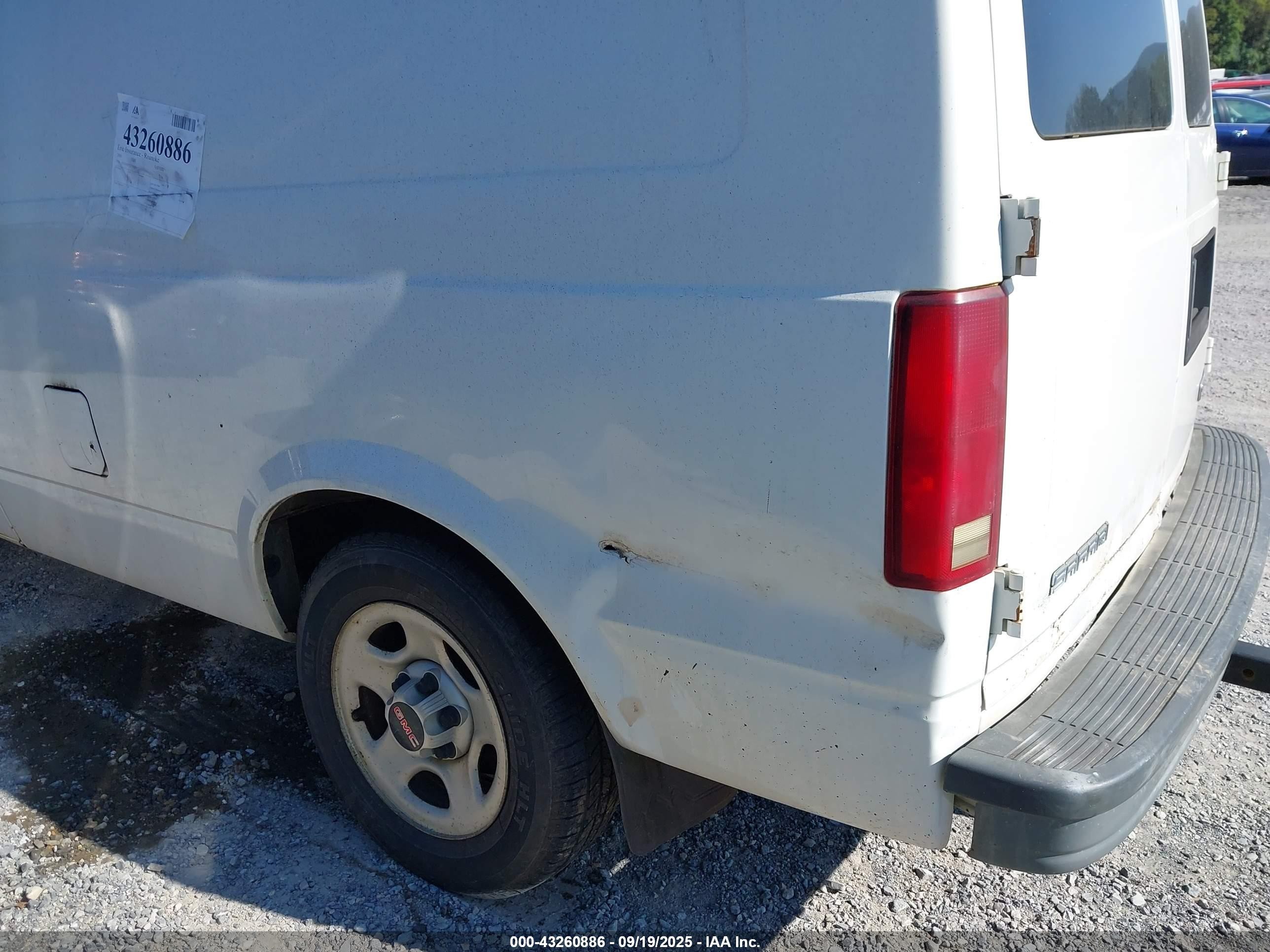 2005 Gmc Safari Standard Белый vin: 1GTDM19X35B500452