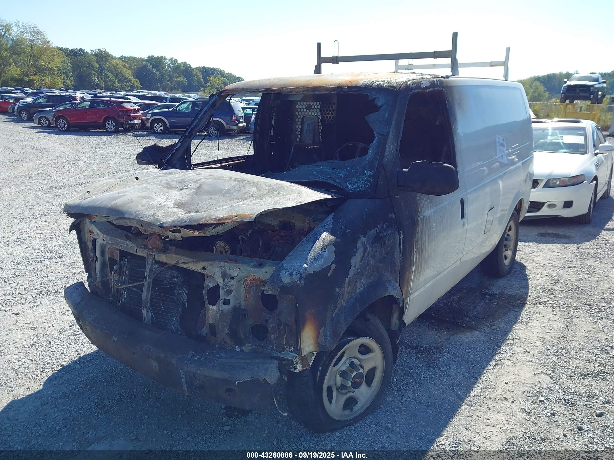 2005 Gmc Safari Standard Белый vin: 1GTDM19X35B500452