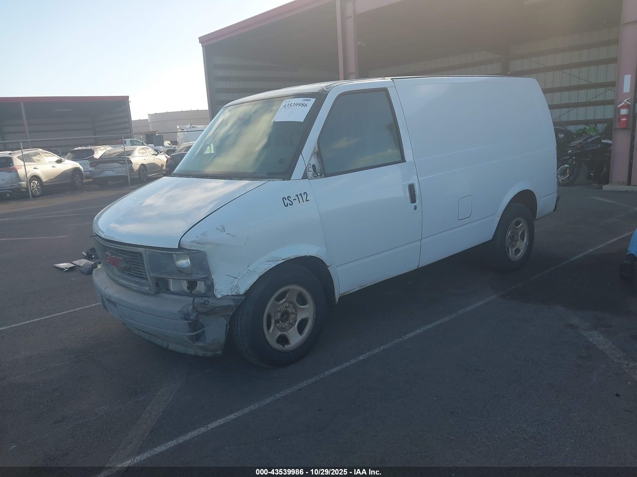 2005 Gmc Safari Standard White vin: 1GTDM19X75B504276