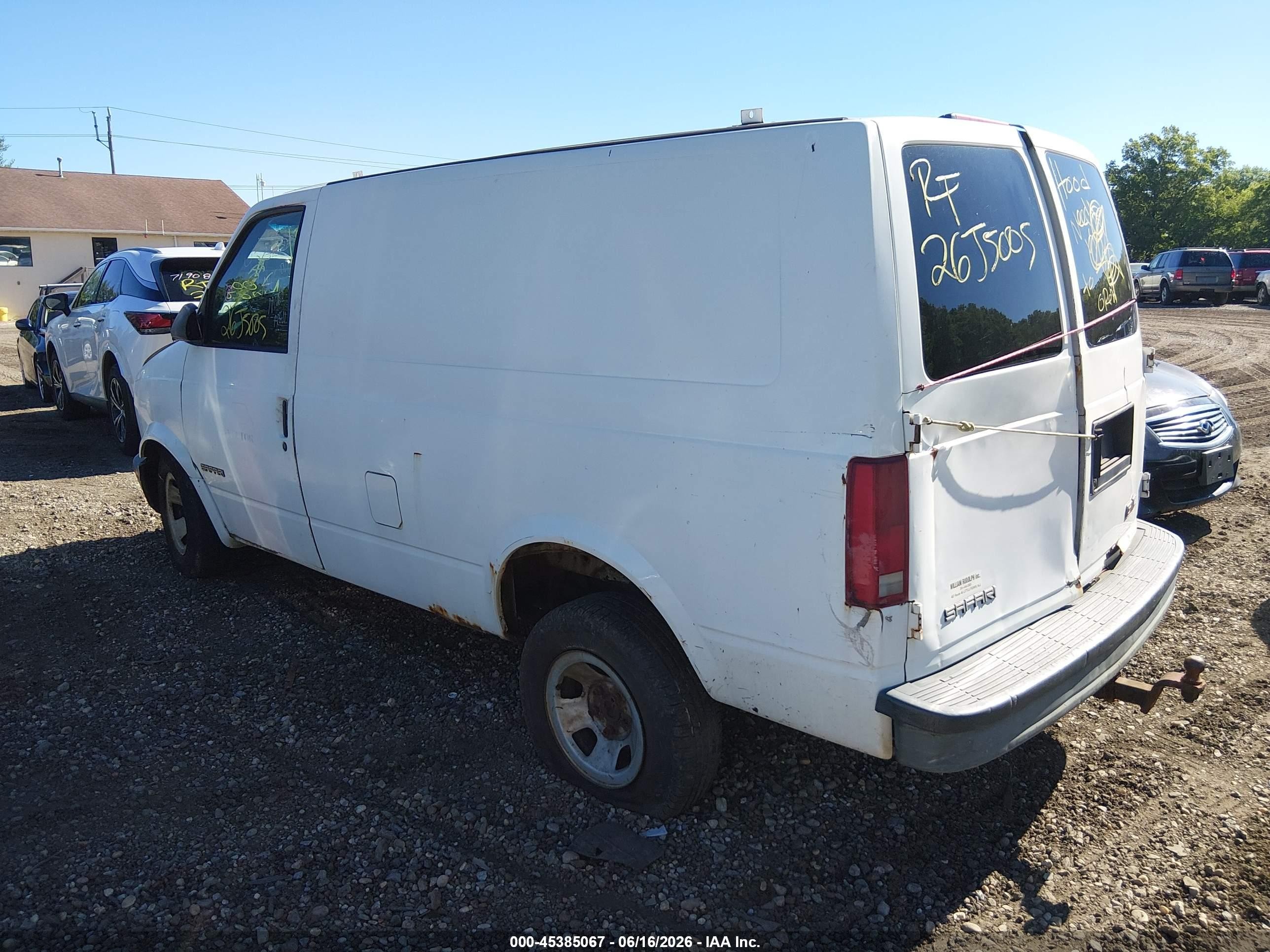 2002 Gmc Safari Sl White vin: 1GTDM19X82B513581