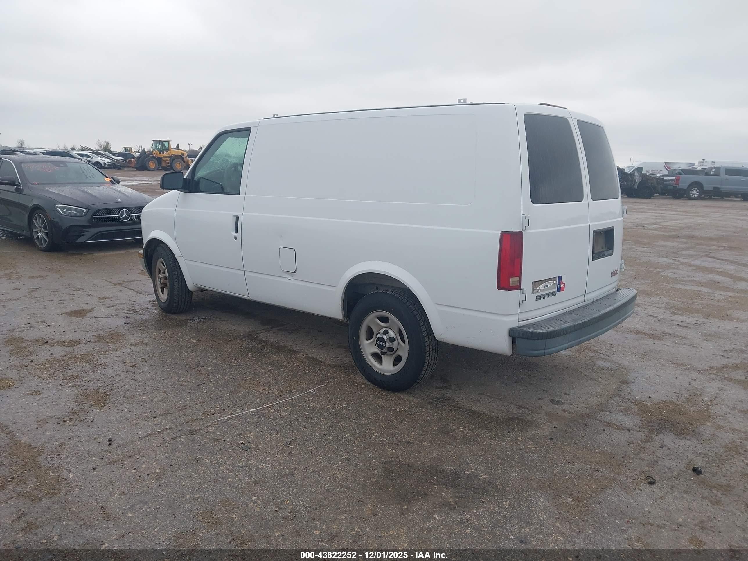 2005 Gmc Safari Standard White vin: 1GTDM19X85B509146