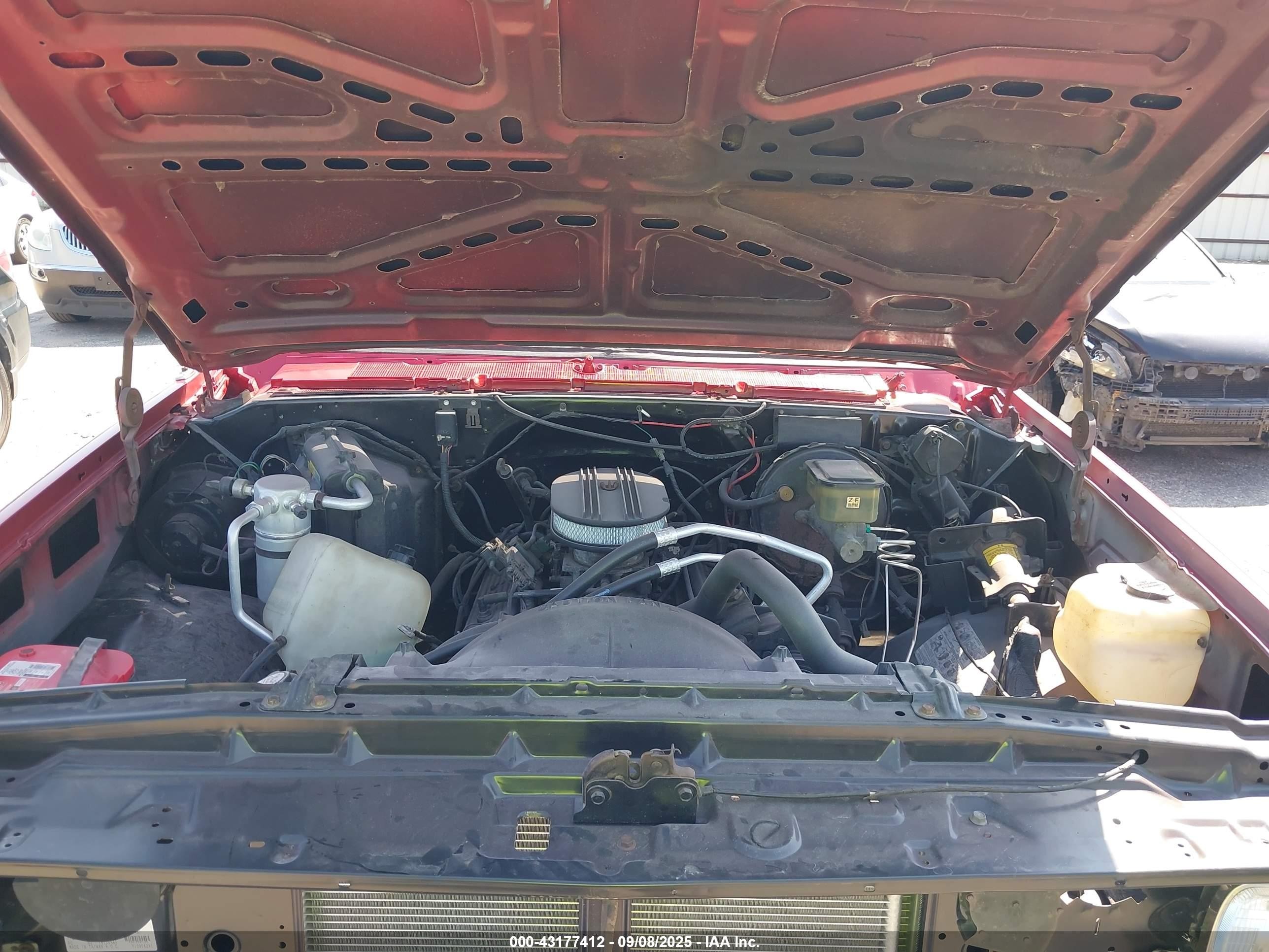 1987 Gmc R15 Conventional R1500 Red vin: 1GTDR14HXHF702591