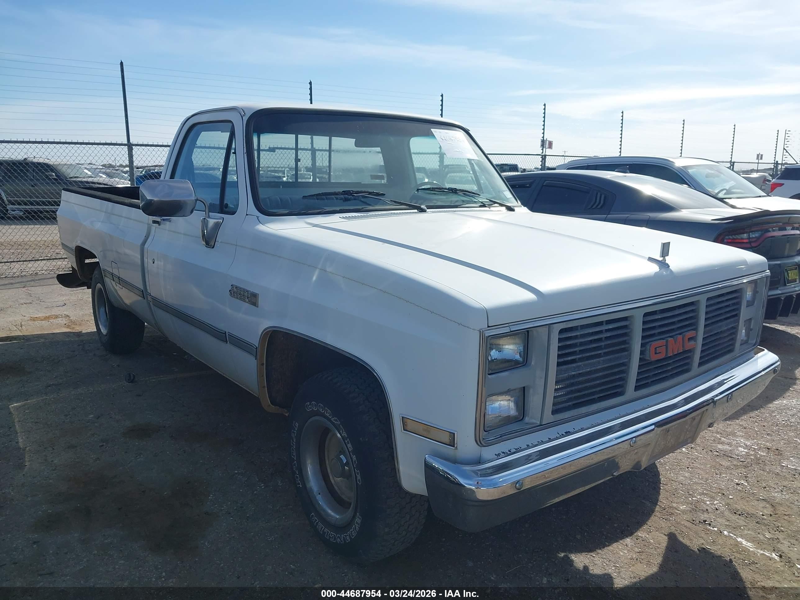 1987 Gmc R15 Conventional R1500 White vin: 1GTDR14K2HJ513345
