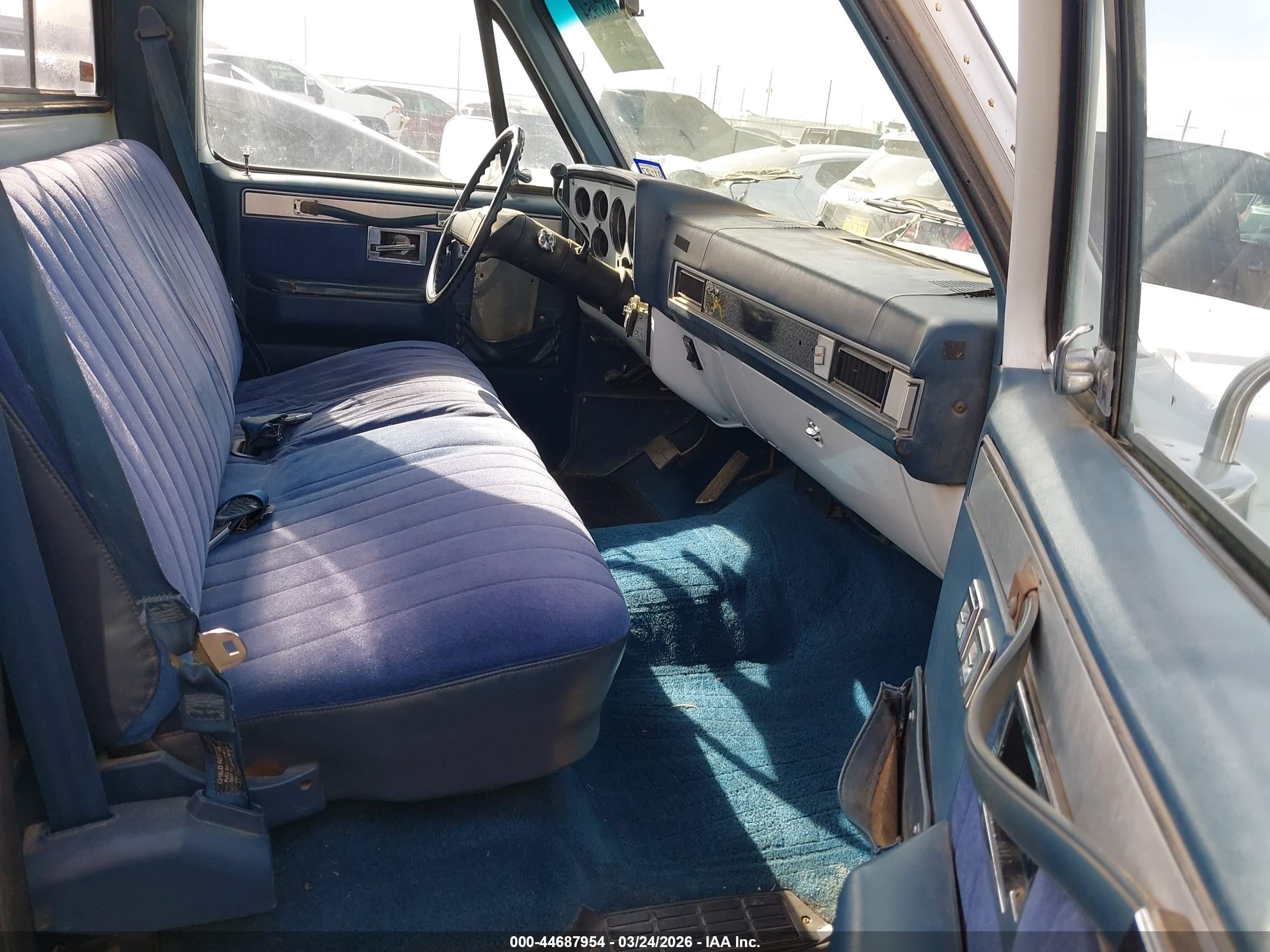1987 Gmc R15 Conventional R1500 White vin: 1GTDR14K2HJ513345