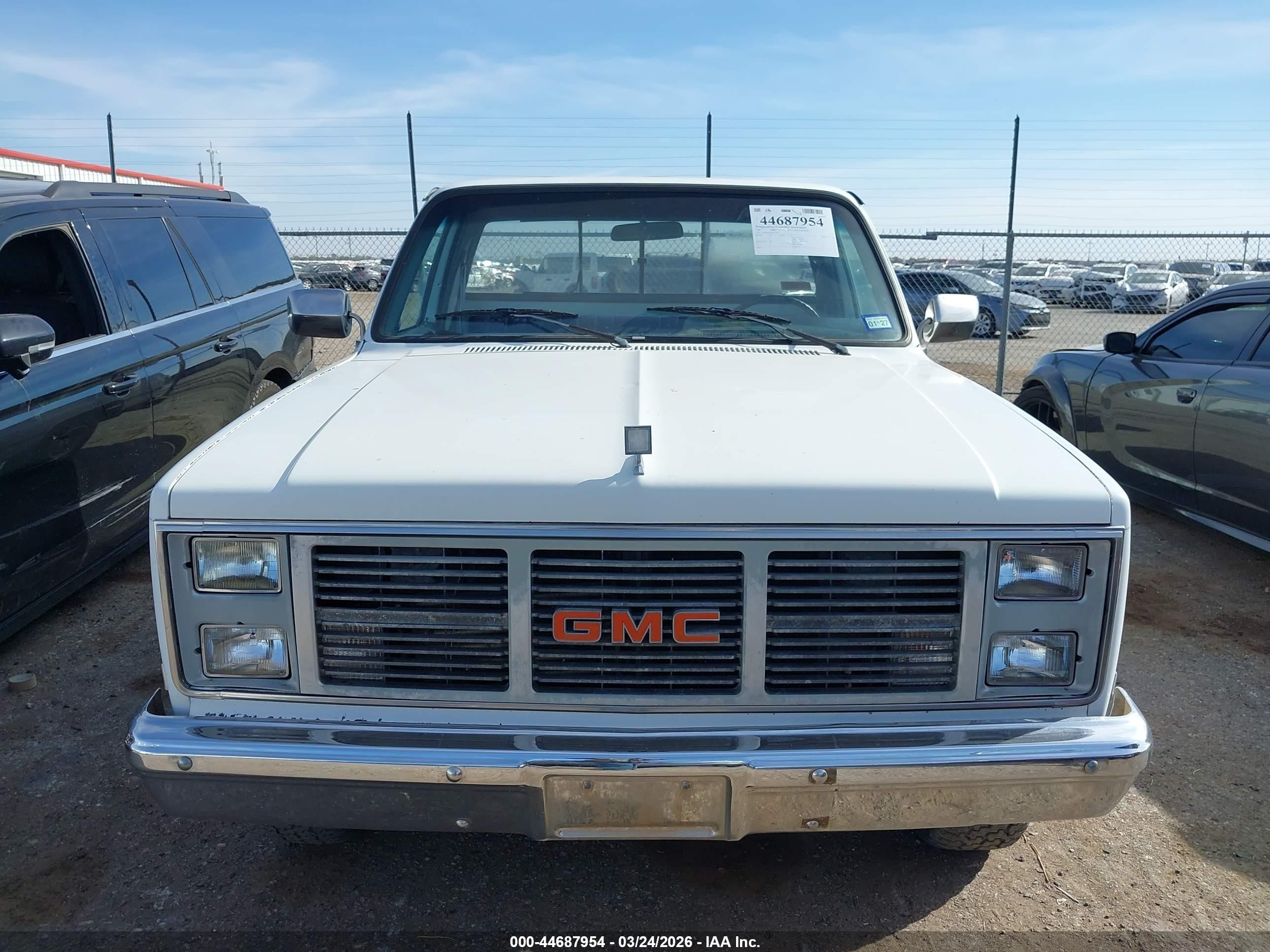 1987 Gmc R15 Conventional R1500 White vin: 1GTDR14K2HJ513345