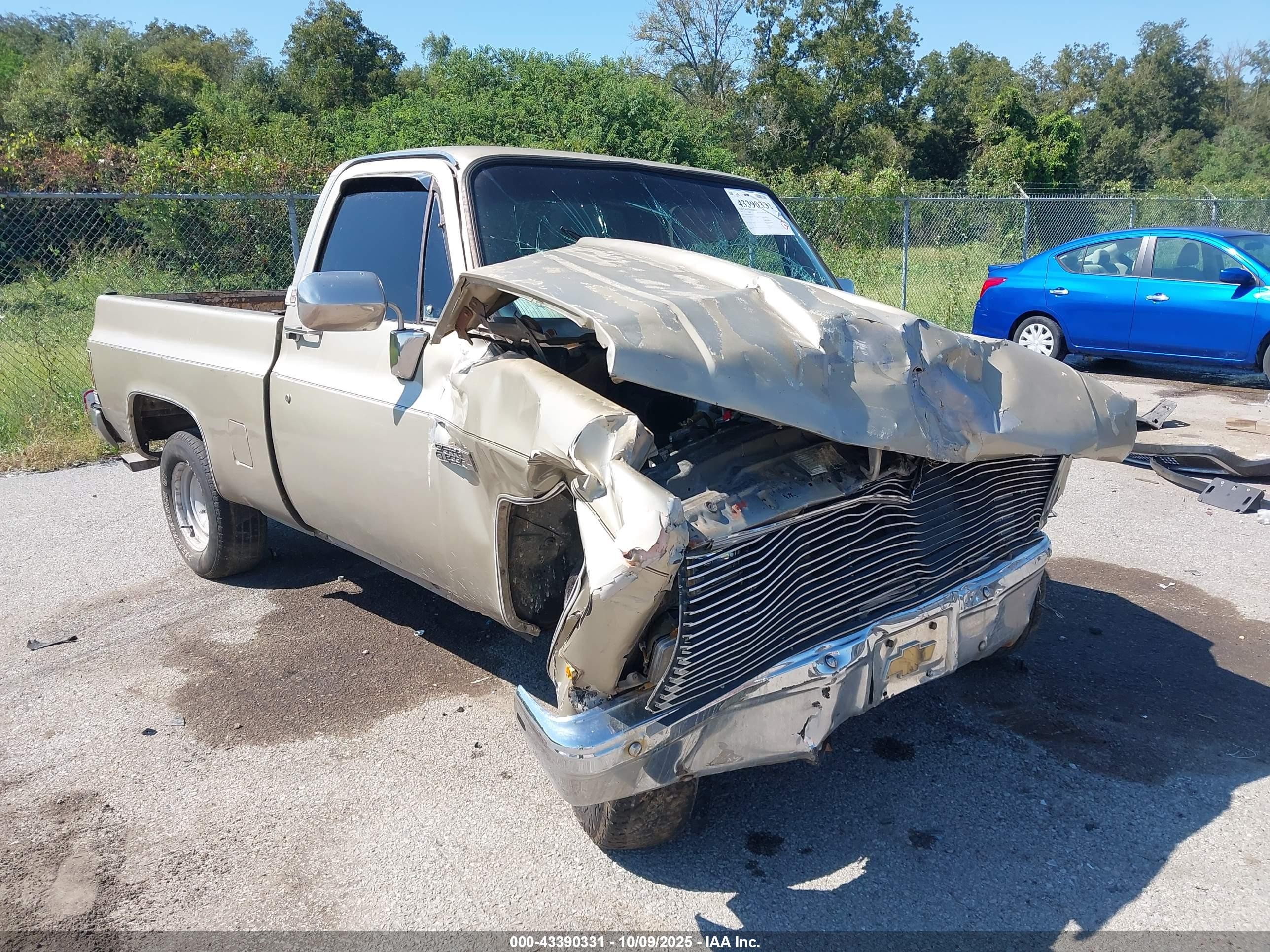 1987 Gmc R15 Conventional R1500 Tan vin: 1GTDR14K3HS503174