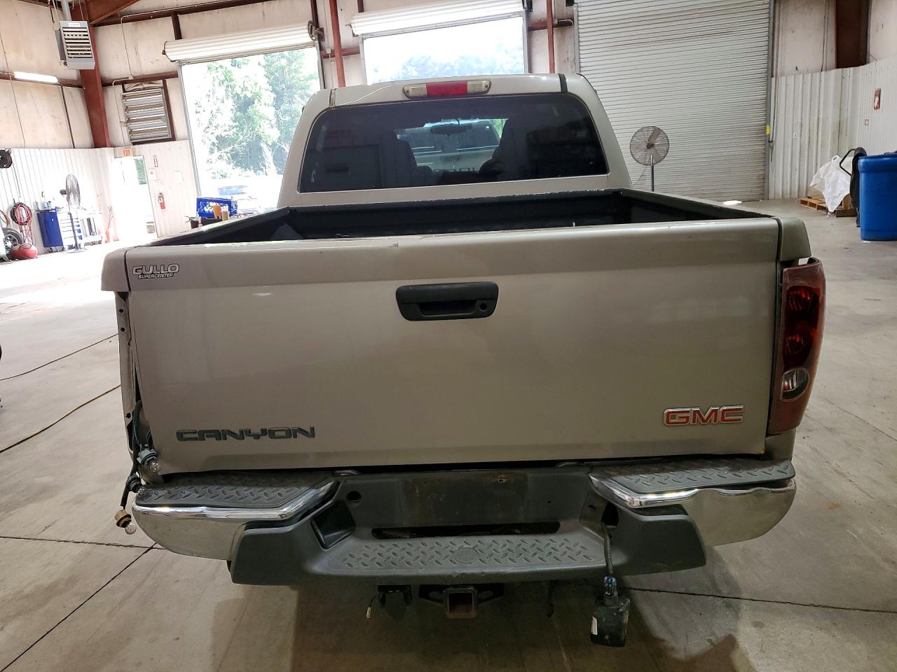 2005 Gmc Canyon Crew Cab (4 D Beige vin: 1GTDS136458289412