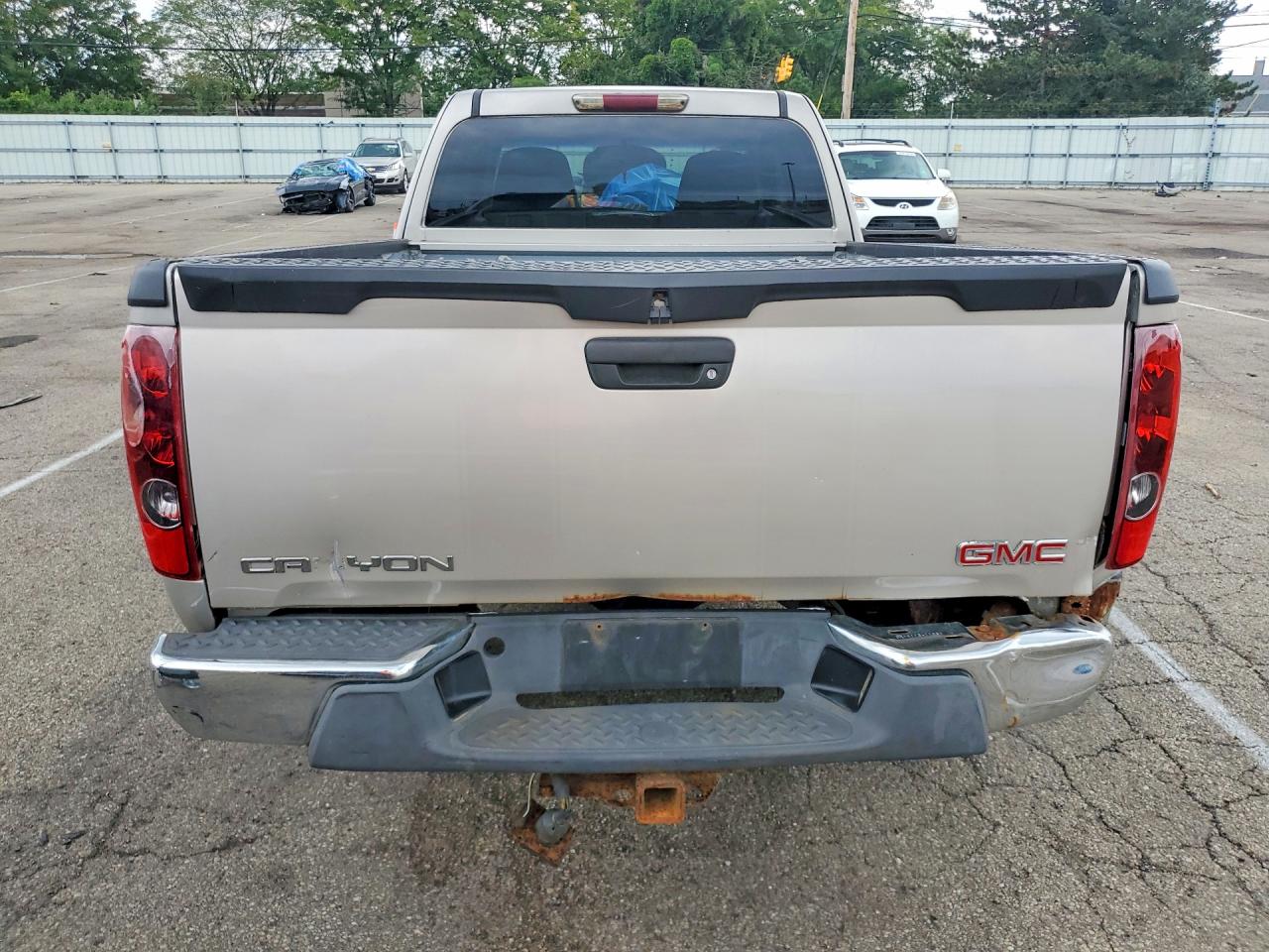2004 Gmc Canyon Beige vin: 1GTDS196348221656