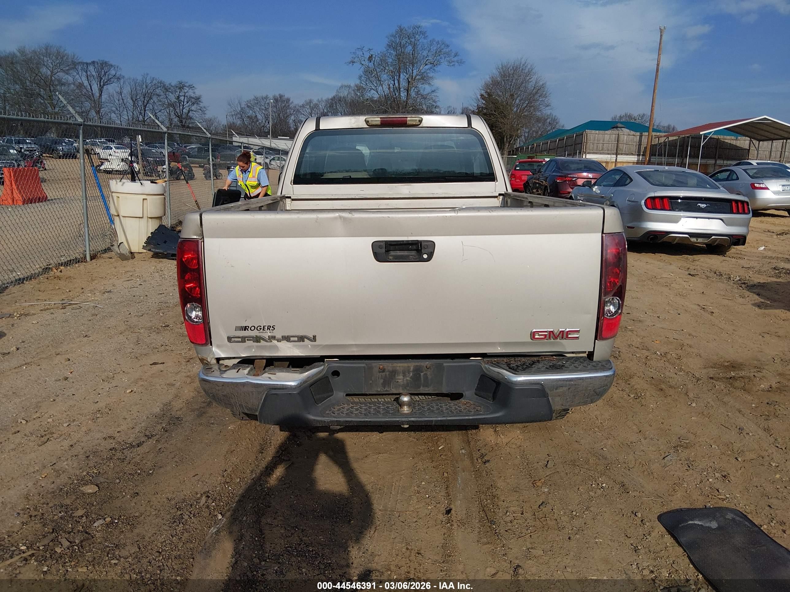 2004 Gmc Canyon Sl Beige vin: 1GTDS198348185114